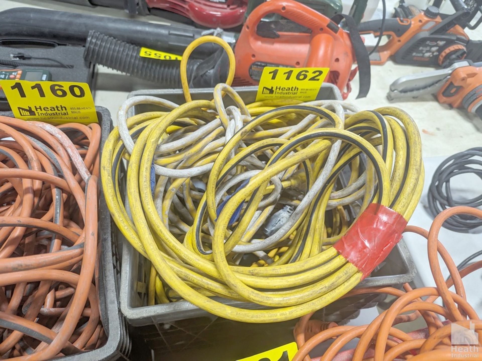 HEAVY DUTY EXTENSION CORDS IN TOTE