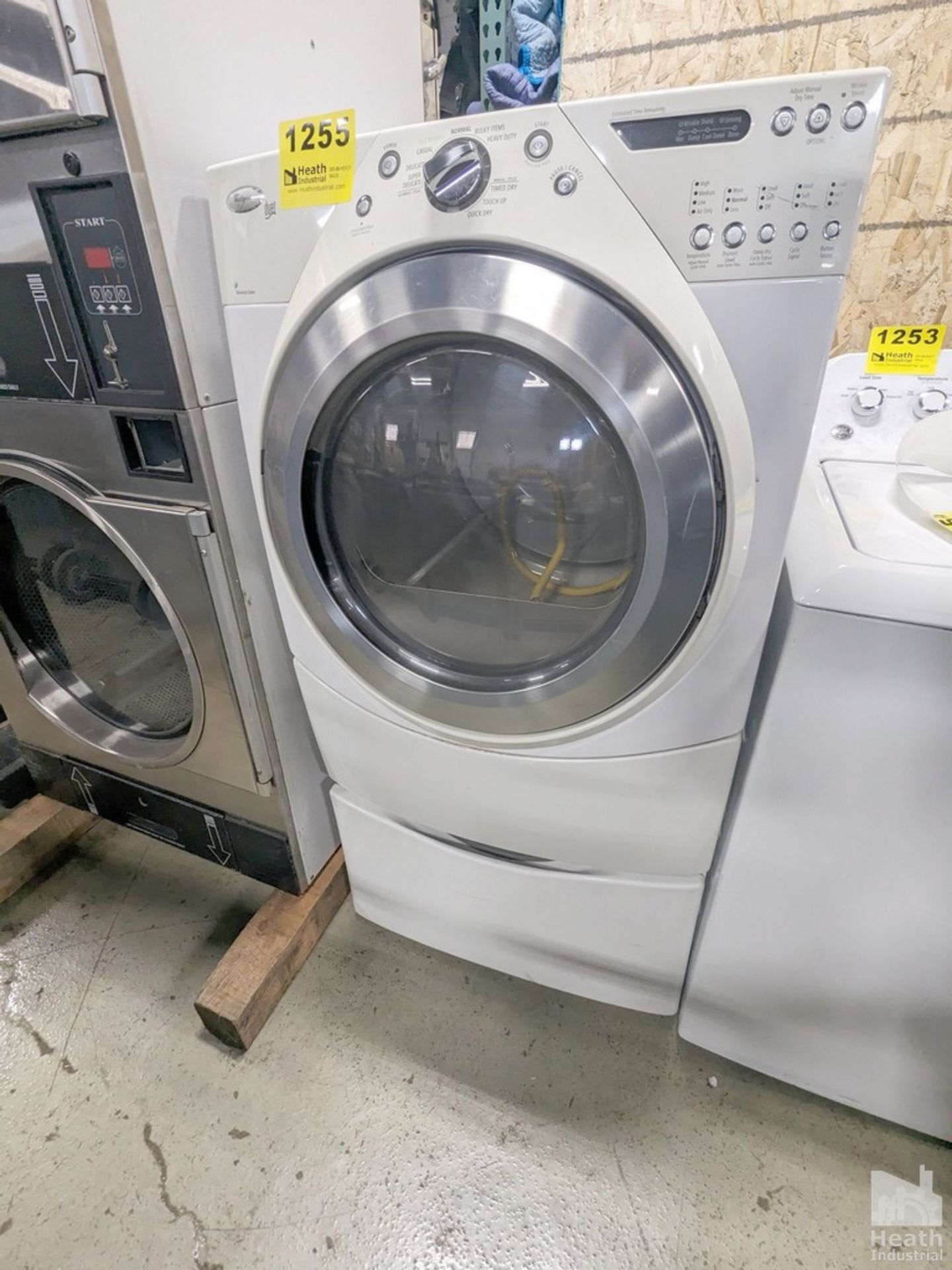 WHIRLPOOL DUET FRONT LOADING WASHING MACHINE