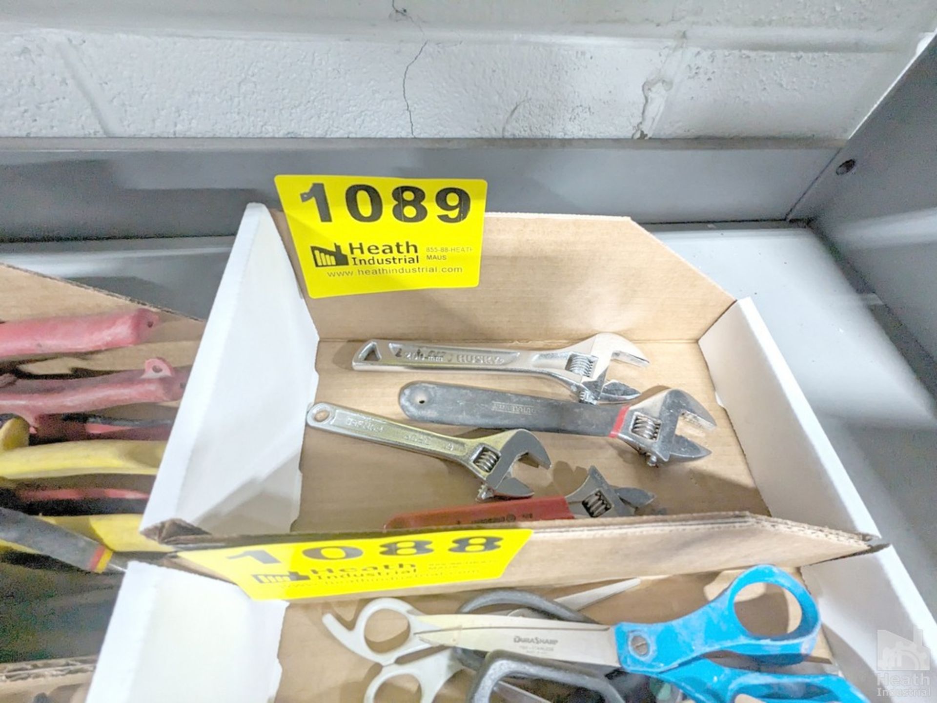 ASSORTED ADJUSTABLE WRENCHES IN BOX