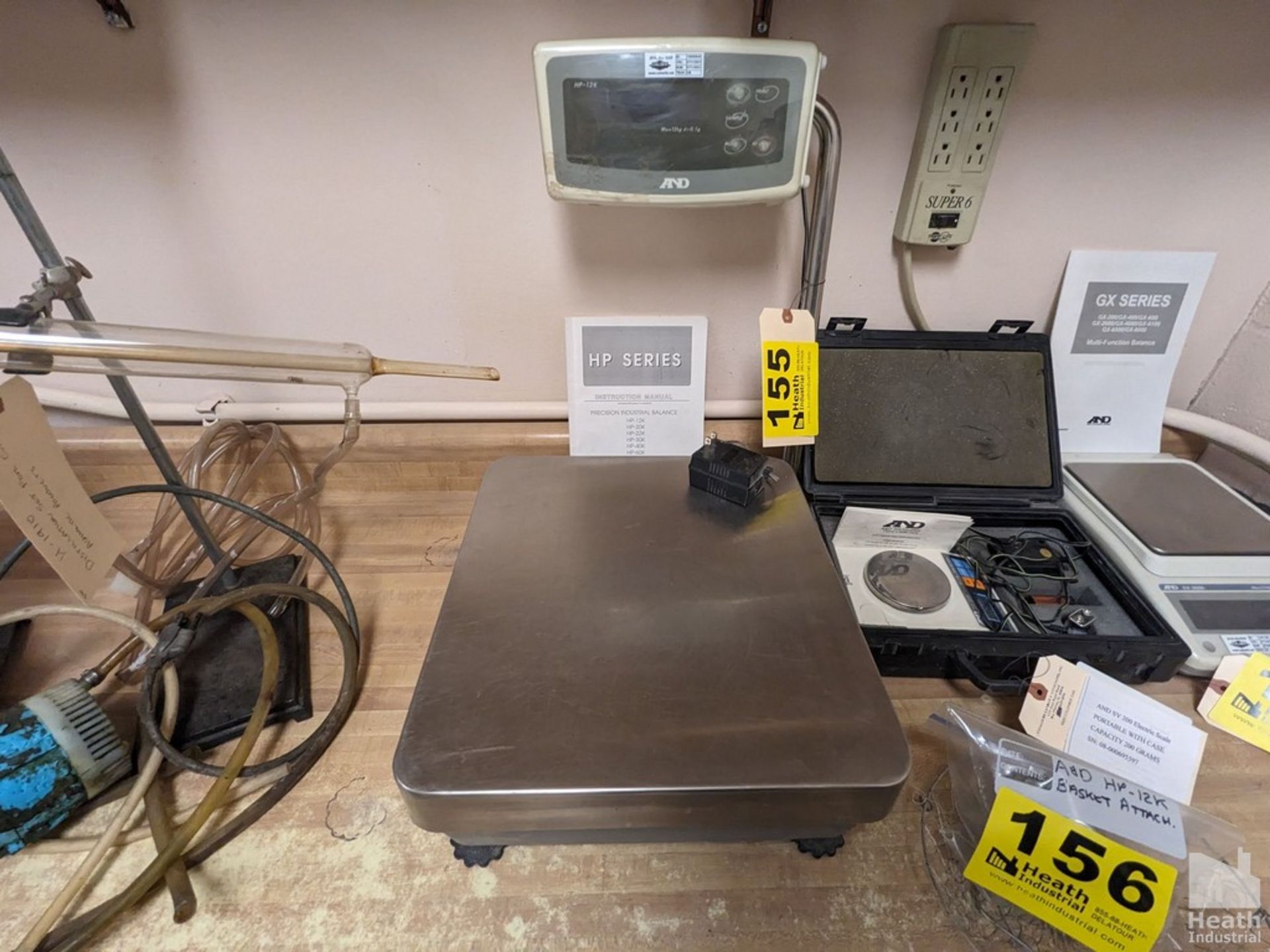 A&D WEIGHTING MODEL HP-12K ELECTRONIC SCALE