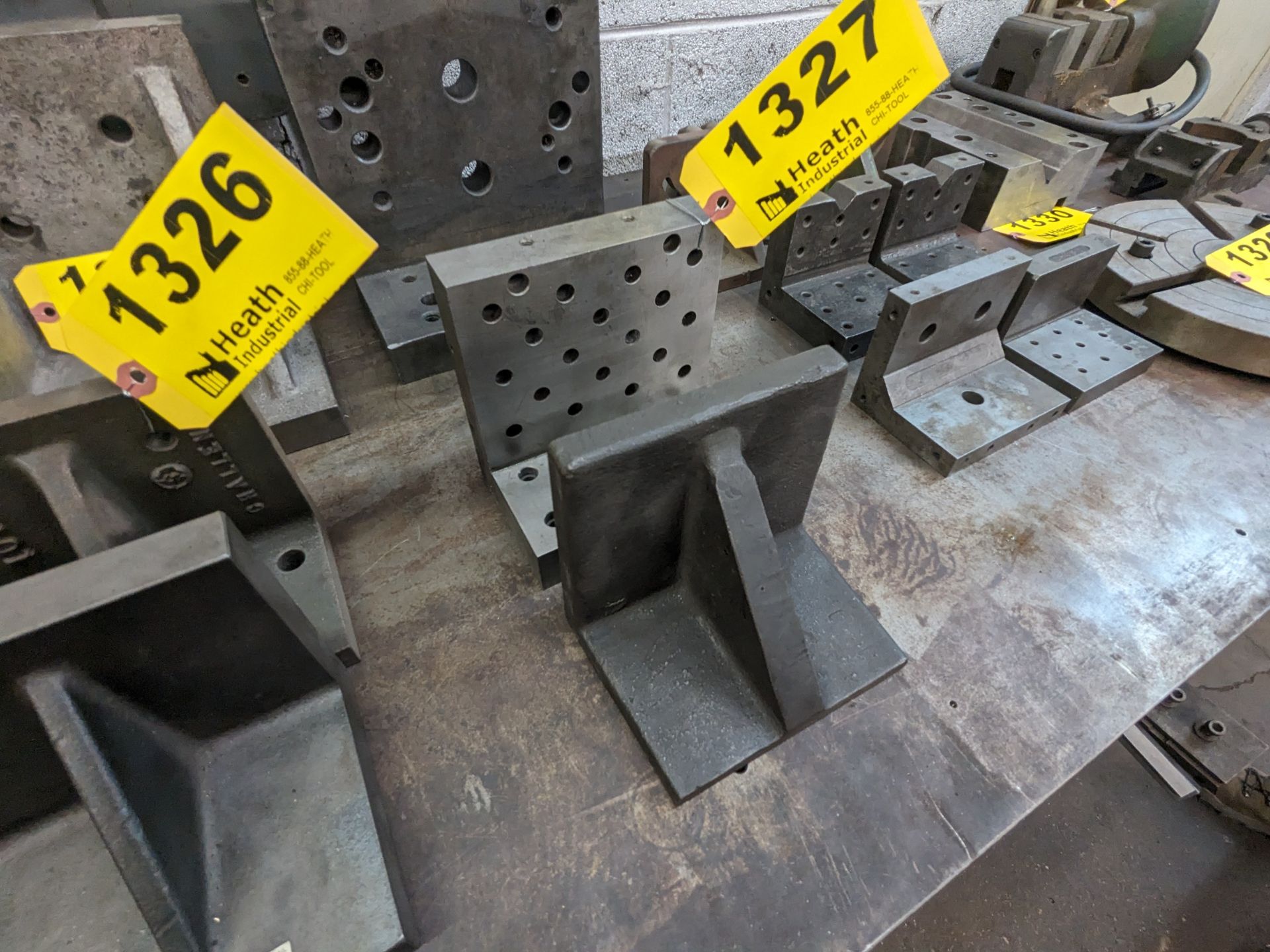 (2) ASSORTED RIGHT ANGLE PLATES