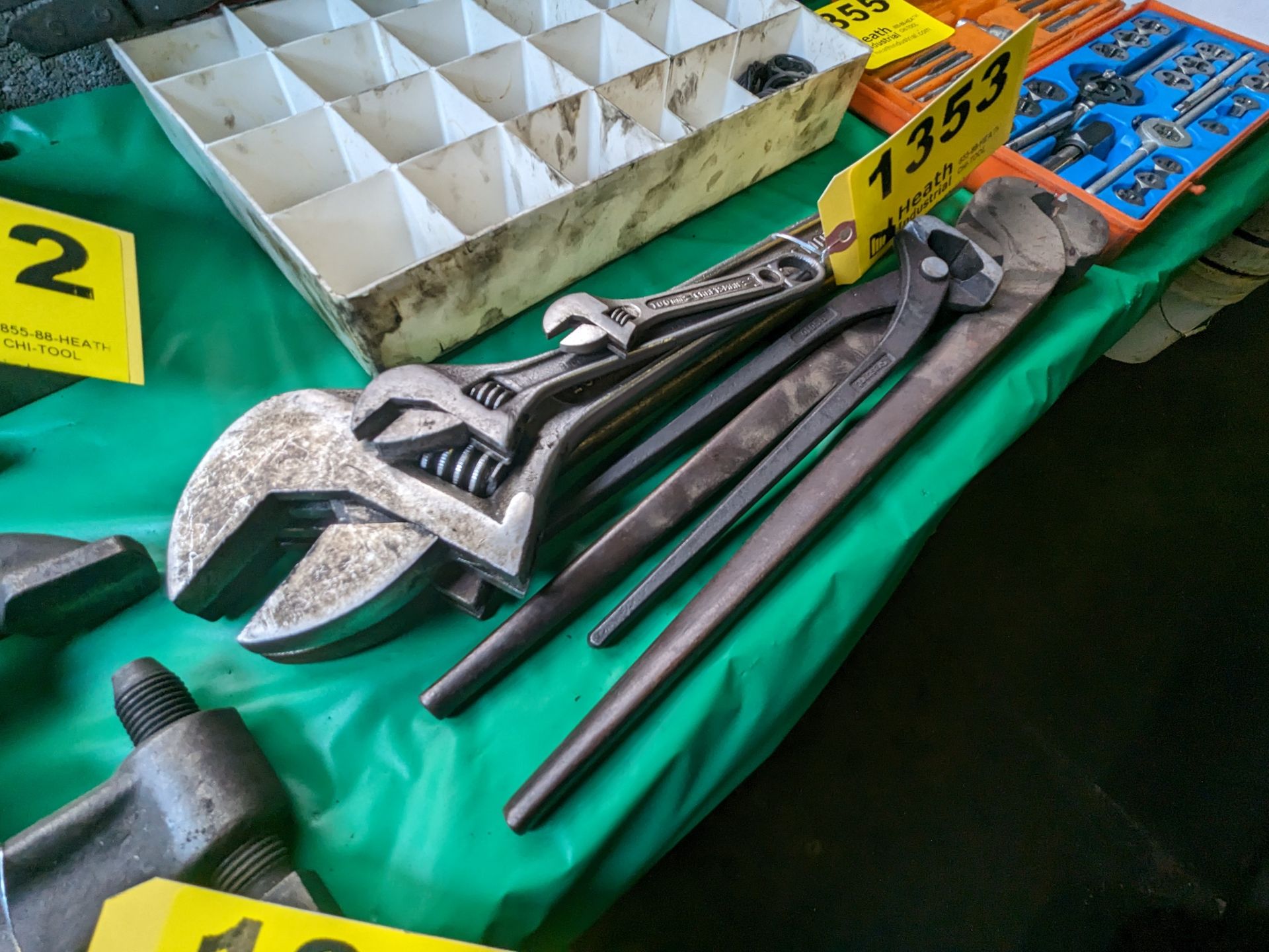 (2) SIDE CUTTERS & (4) SRESCENT WRENCHES