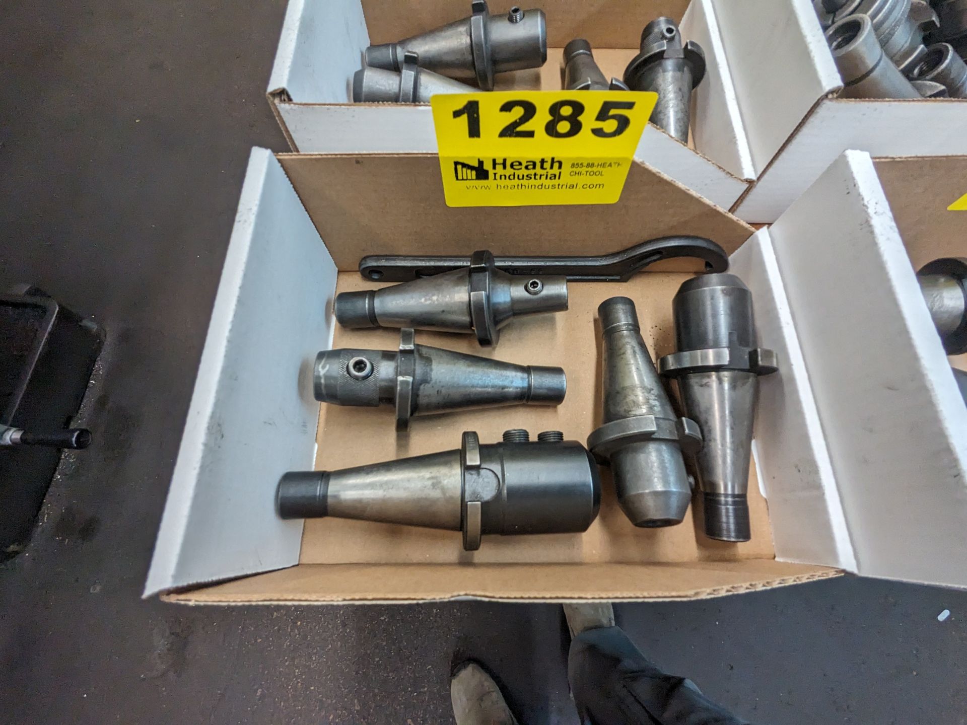 (5) 40-TAPER TOOL HOLDERS WITH WRENCH