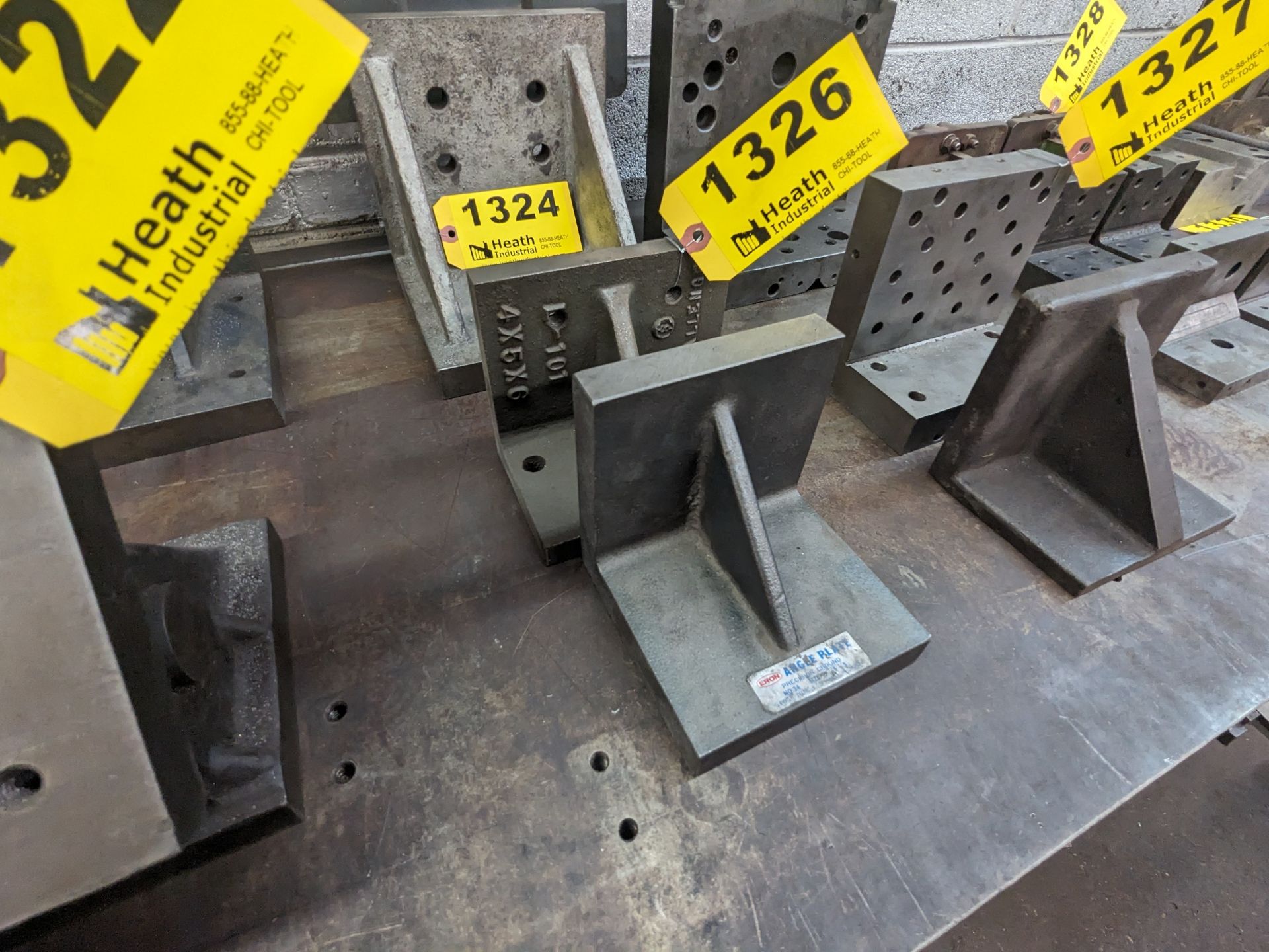 (2) ASSORTED RIGHT ANGLE PLATES