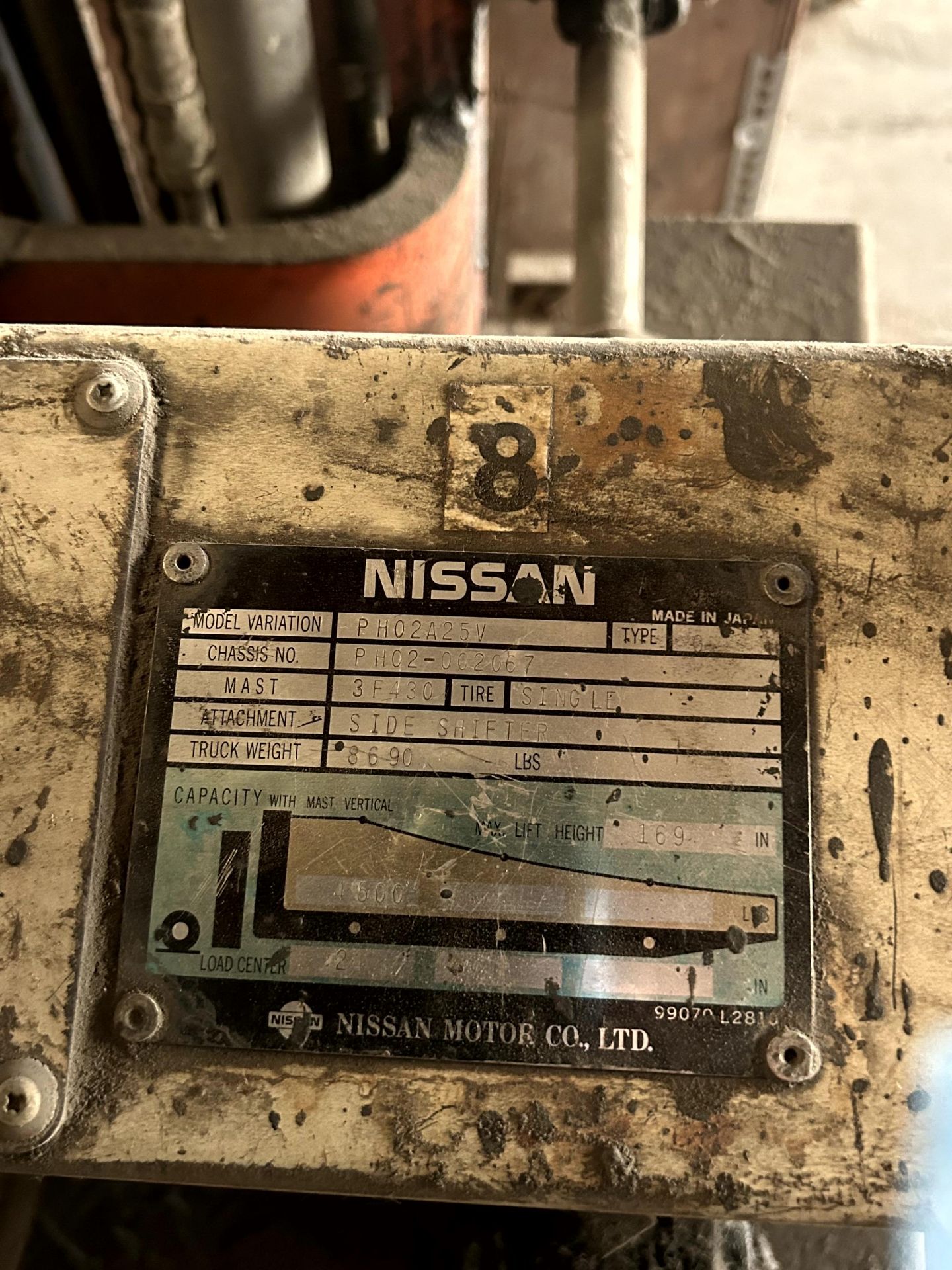 NISSAN MODEL PH02A25V 4,500 LB LPG FORKLIFT TRUCK, 169 IN LIFT, 8970 HOURS INDICATED, SIDE SHIFT, - Image 9 of 13