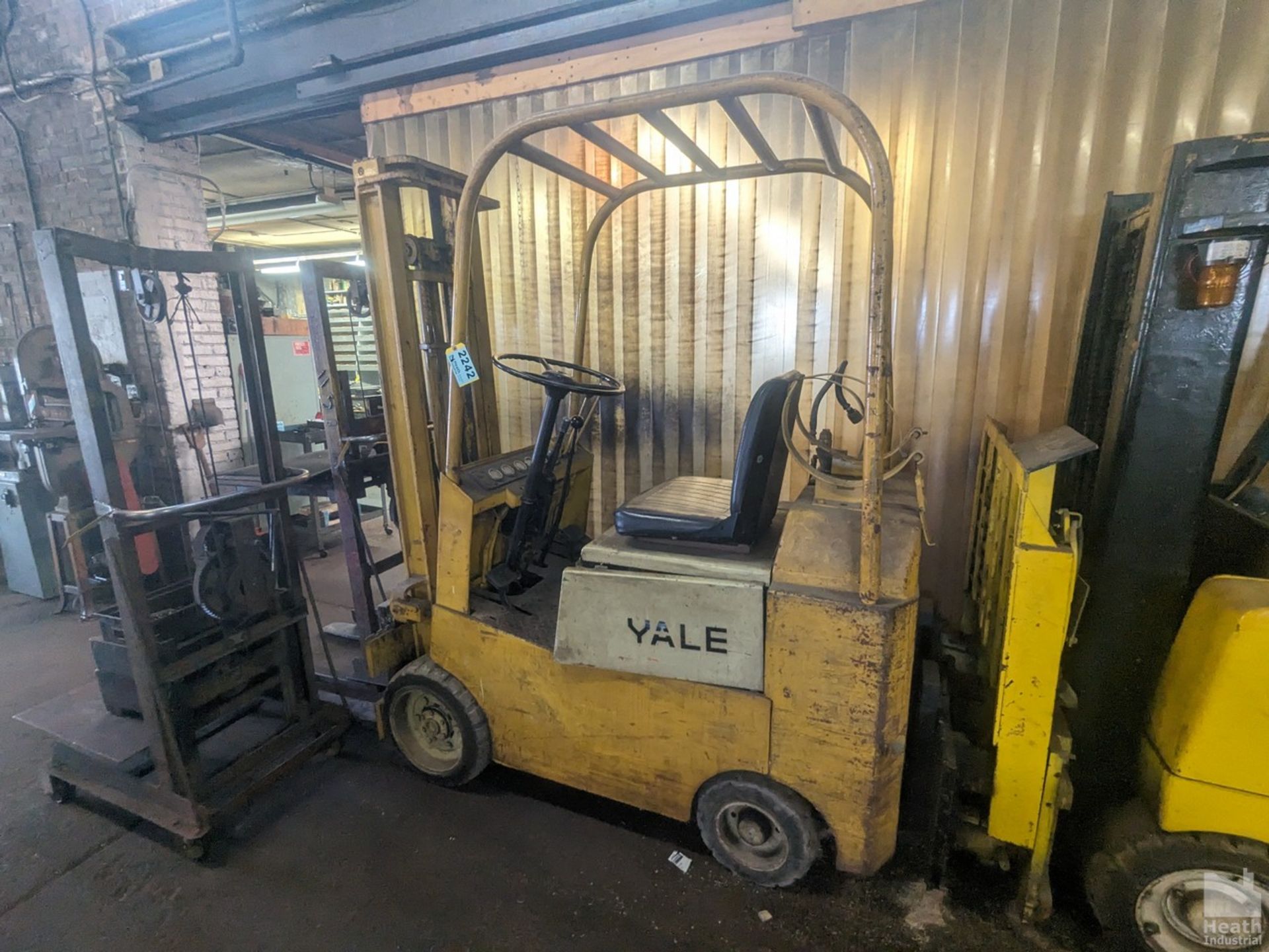 YALE 3,000 LB. MODEL G82C3020HFT LP GAS FORKLIFT TRUCK, S/N AK141077, 180" MAX. LIFT, 1939 HOURS