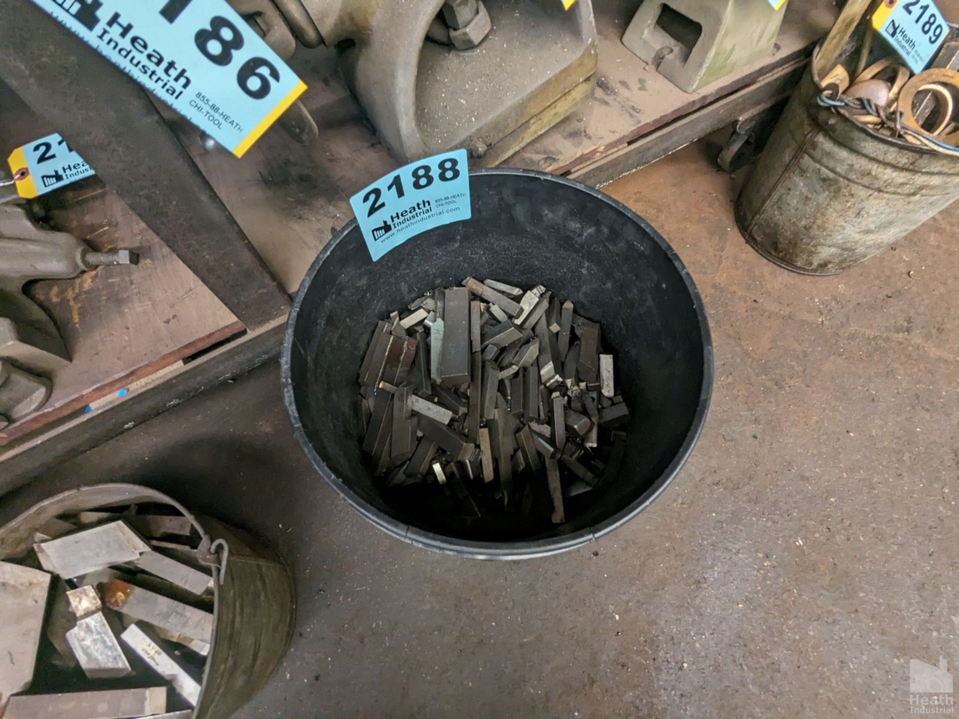 (1) BUCKET OF HIGH SPEED STEEL AND CARBIDE TIPPED LATHE BITS