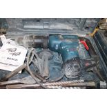 BOSCH RH540M SDS-MAX 1-9/16" ROTARY HAMMER DEMOLITION DRILL IN CASE WITH BITS