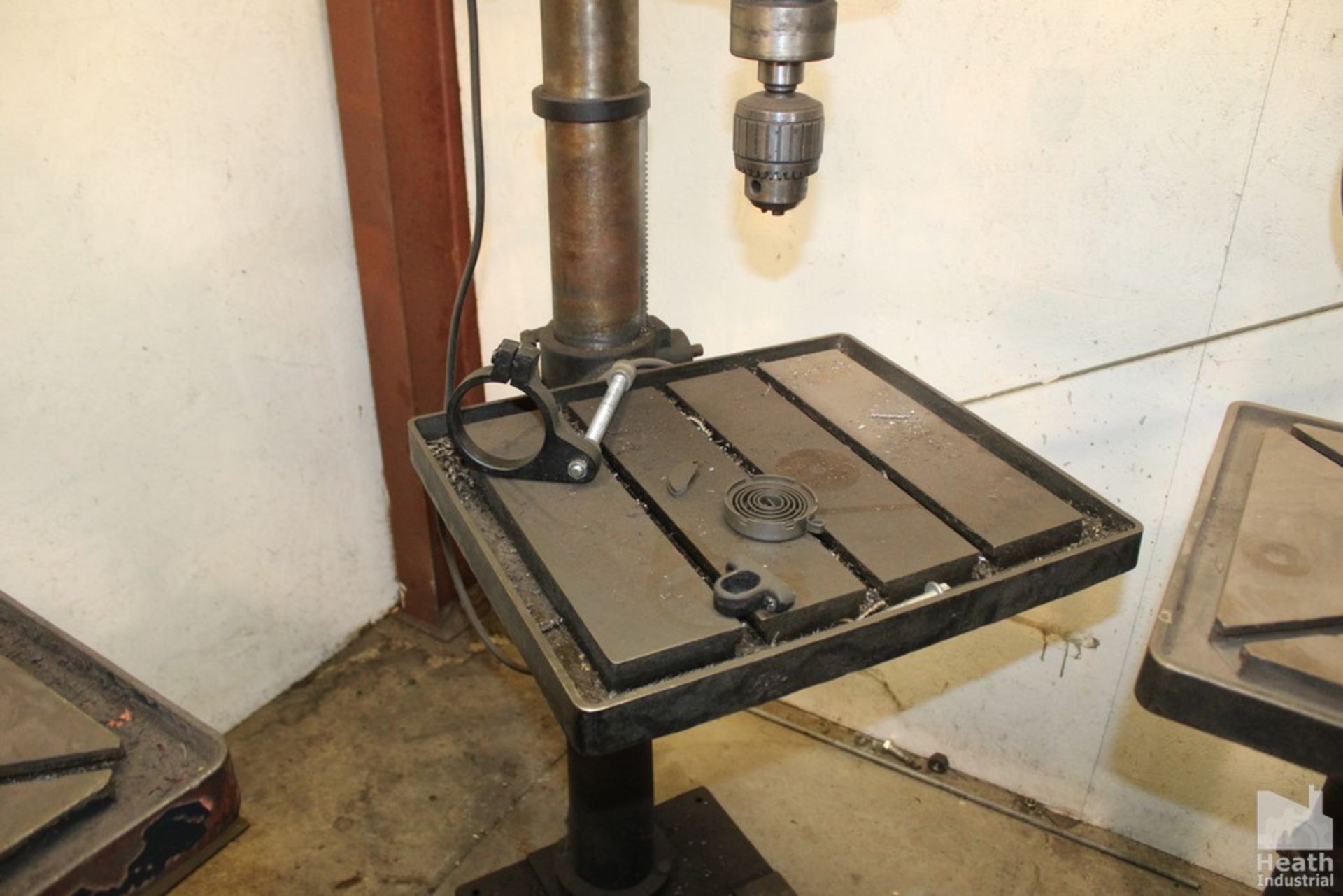 JET MODEL J-2550 20" FLOOR STANDING DRILL PRESS 17" X 19" SLOTTED TABLE WITH OIL TROUGH S/N - Image 4 of 4