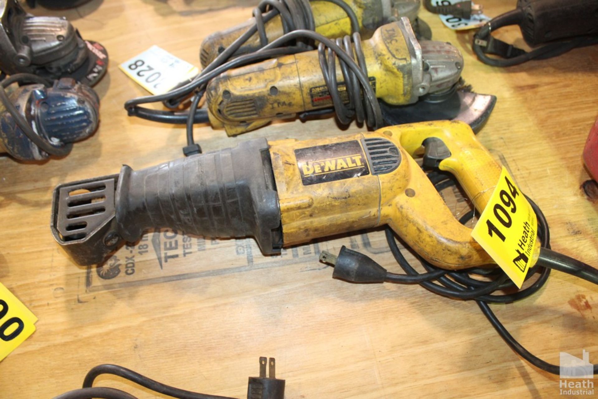 DEWALT DW303M RECIPROCATING SAW