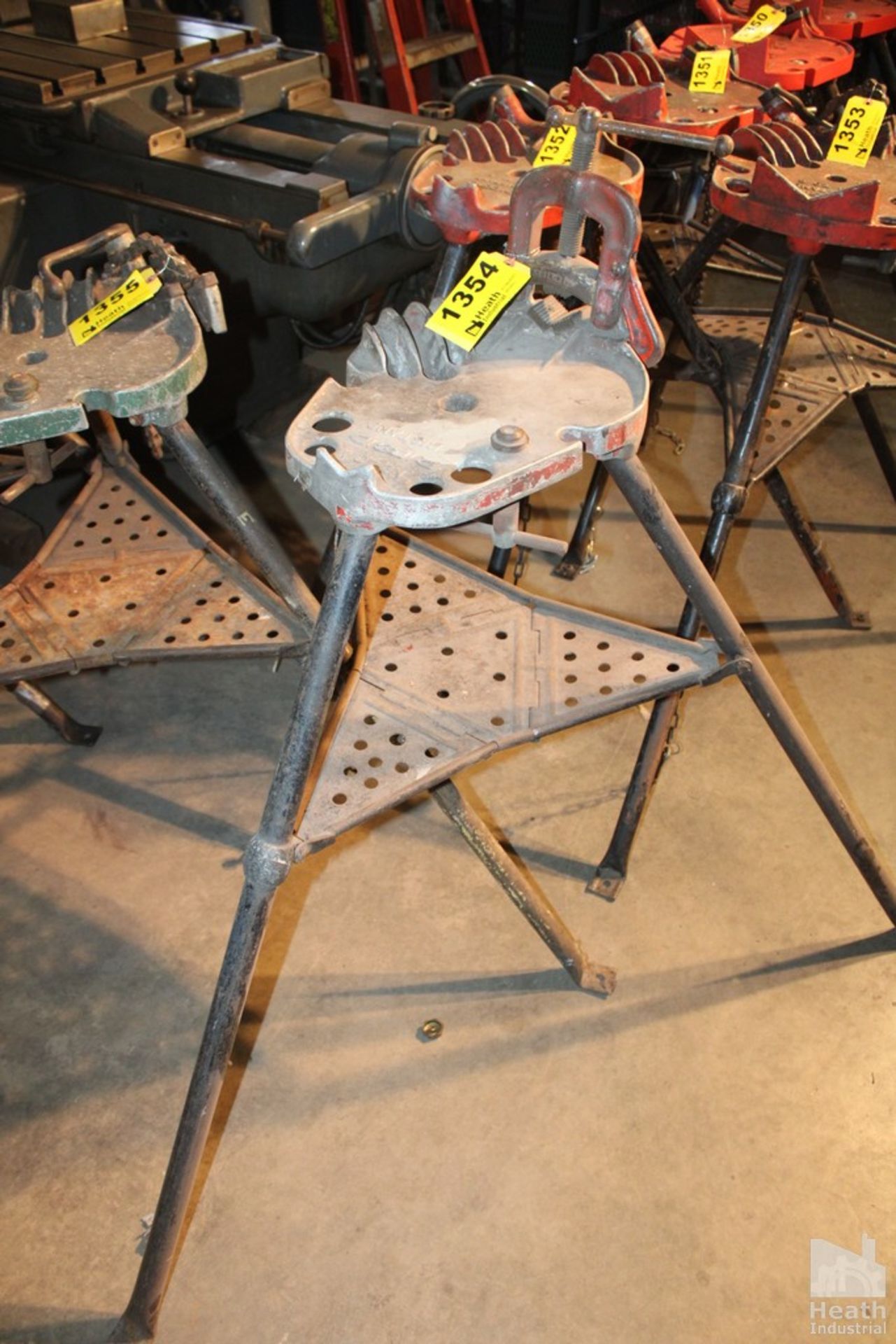 RIDGID NO. 40A TRISTAND