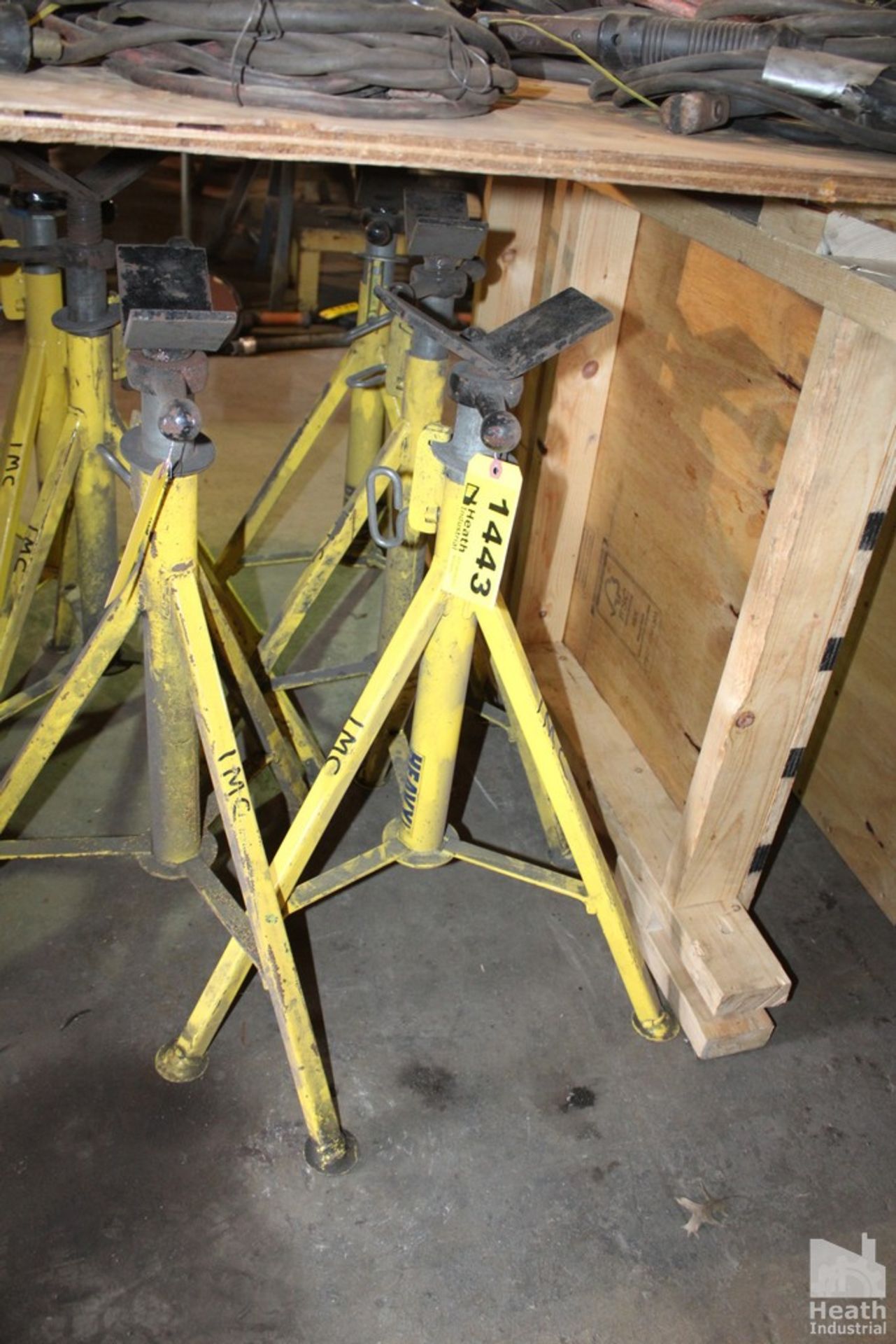 (3) ADJUSTABLE PIPE STANDS