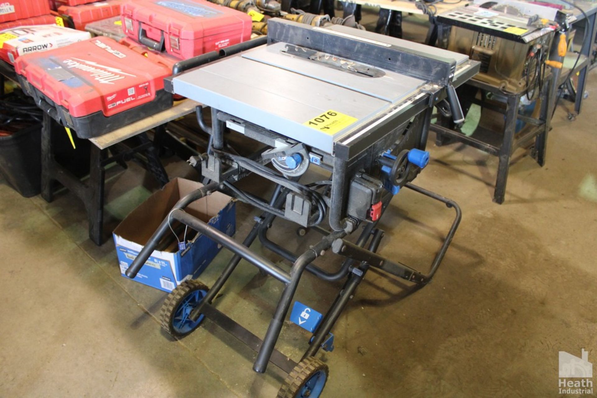 DELTA 10" TABLE SAW MODEL 36-6022 WITH PORTABLE COLLAPSIBLE CART - Image 3 of 3