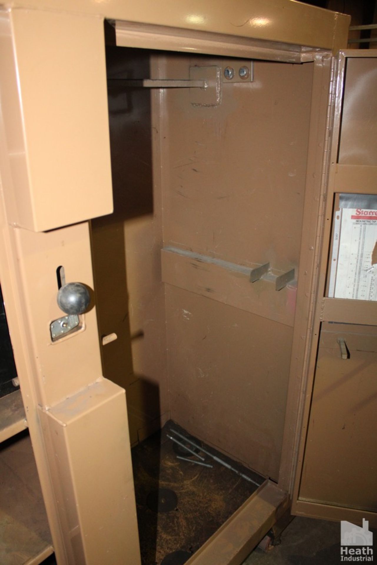 KNAACK MODEL 111 TWO DOOR PORTABLE JOB BOX 5' X 2' X 5' 6" - Bild 3 aus 3