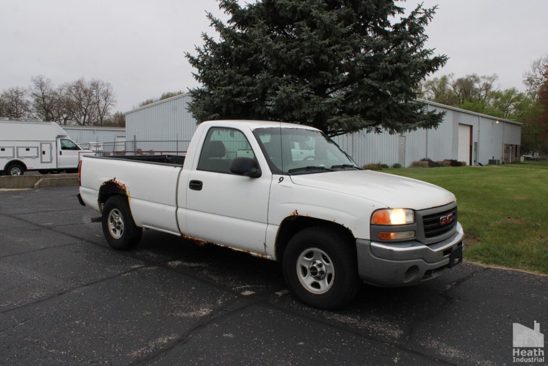 GMC SIERRA C1500 PICK UP TRUCK | 2 DOOR | SPRAY ON BED LINER | GAS | VIN 1GTEC14V23Z900228 - Image 2 of 6