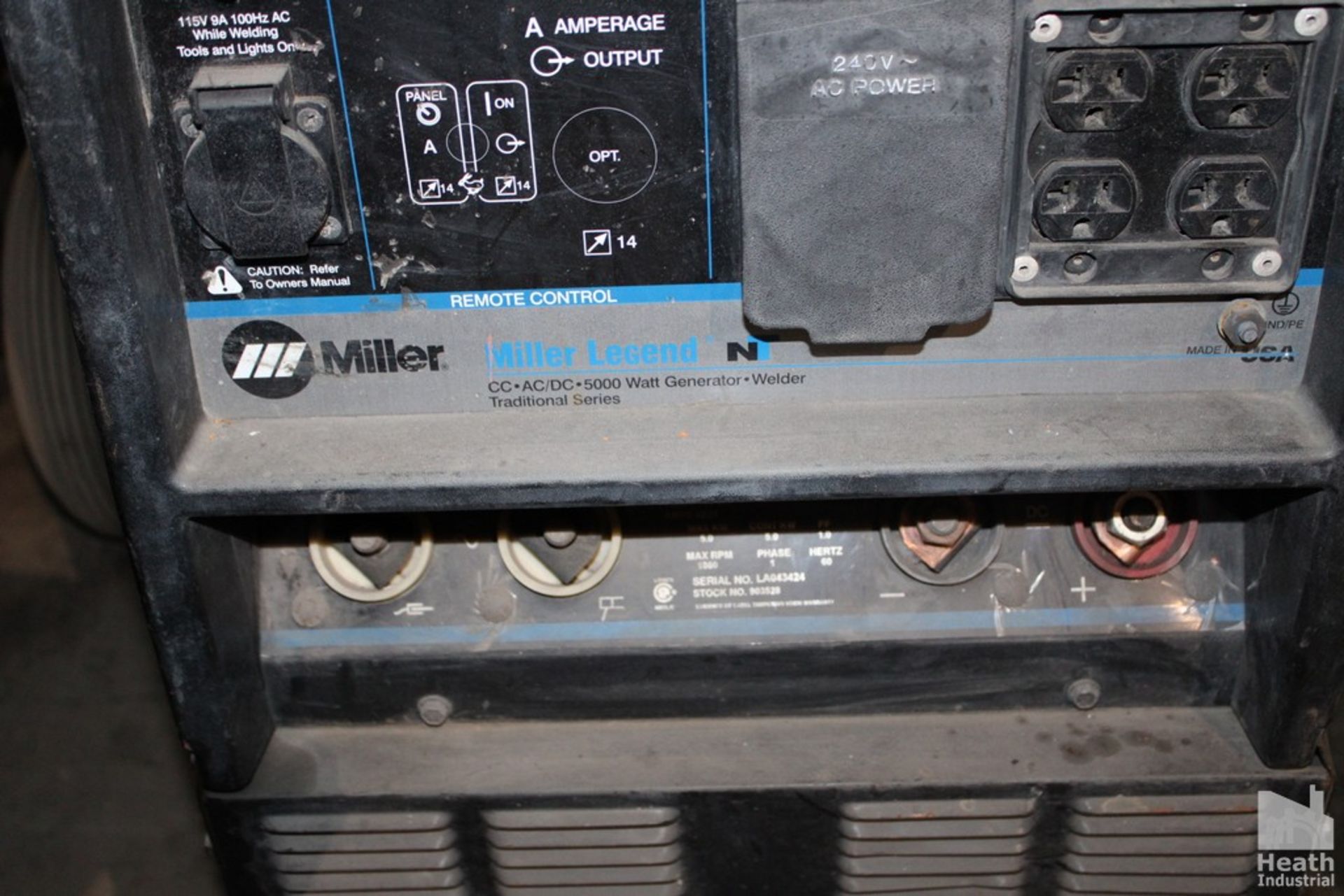 MILLER LEGEND NT 5000 WATT / 200 AMP PORTABLE WELDER GENERATOR, CC,AC,DC, ONAN GAS ENGINE, 2028 - Image 3 of 5