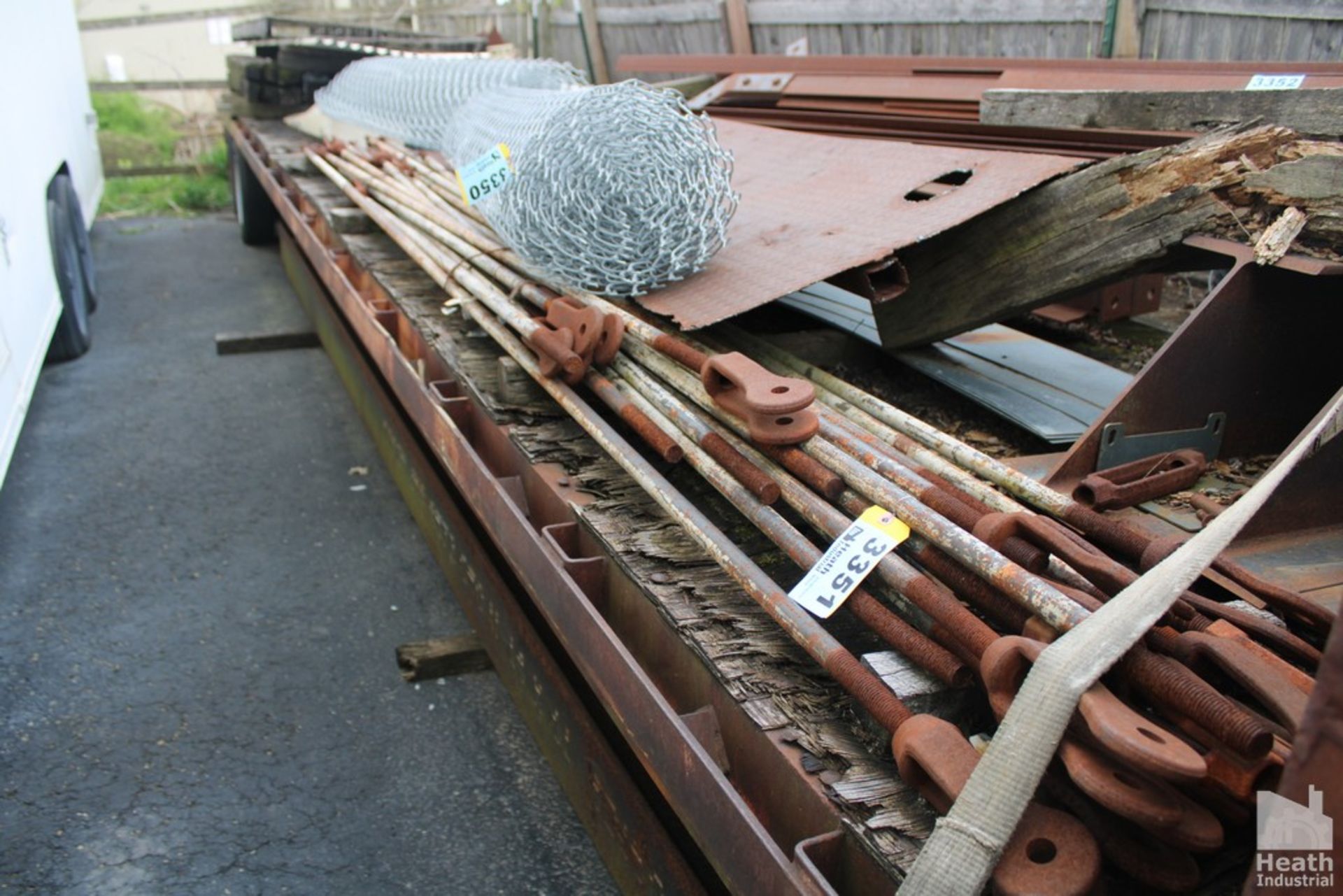 LARGE QTY STEEL RODS