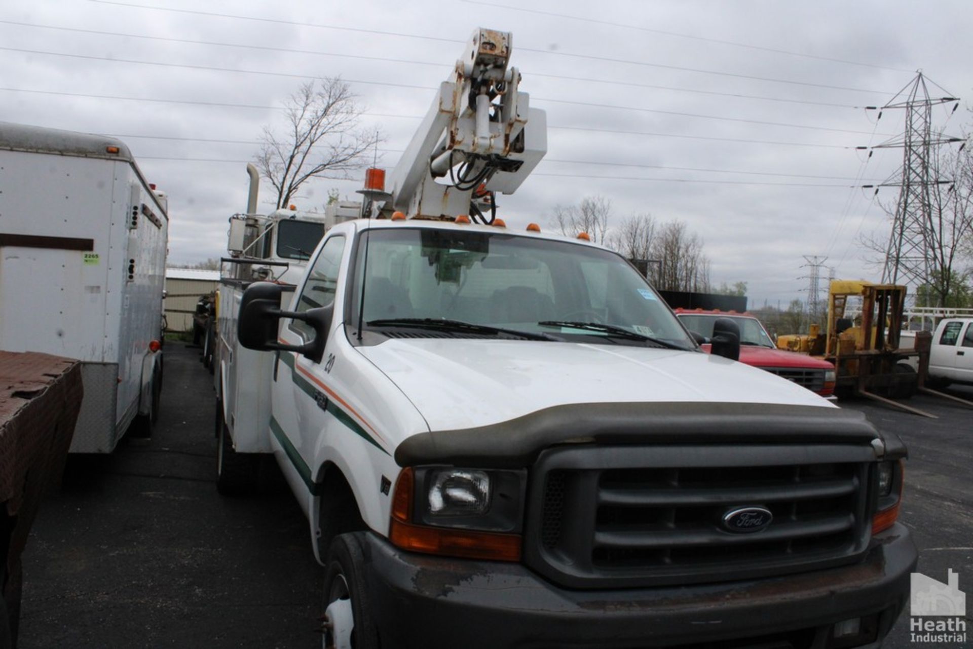 FORD F450 SUPER DUTY POWER STROKE V8 | ALTEC CONTRACTOR BODY | ALTEC BUCKET MAN LIFT | DIESEL | VIN: - Image 2 of 8