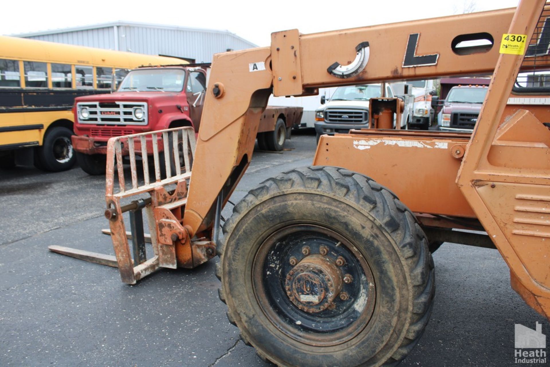 LULL "HIGHLANDER" MODEL 6443-37 6,000 LB TELEHANDLER, 36' REACH, FOAM FILLED TIRES, JOHN DEERE - Image 3 of 9