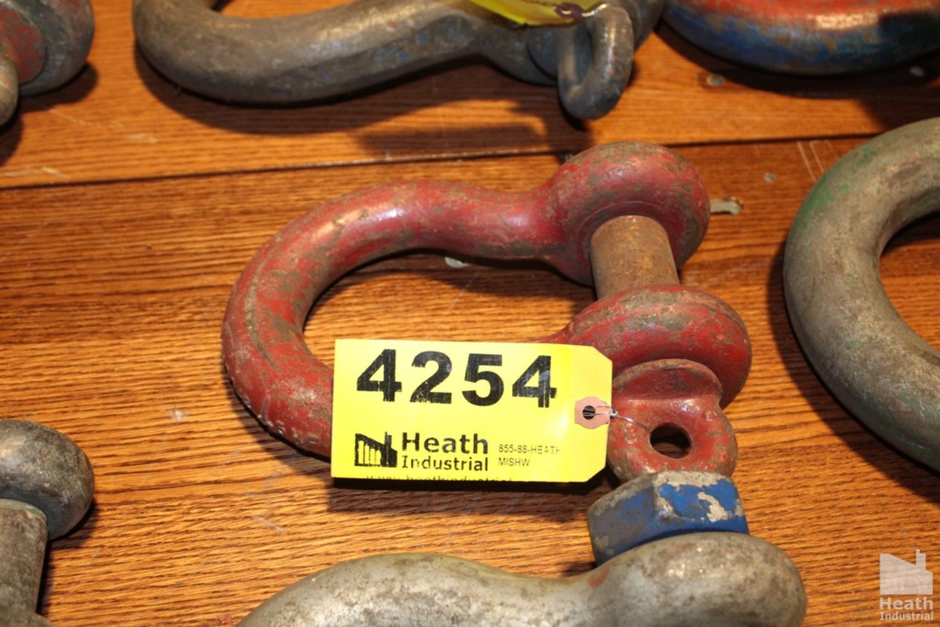 LARGE SHACKLE APPROX. 10" X 7"
