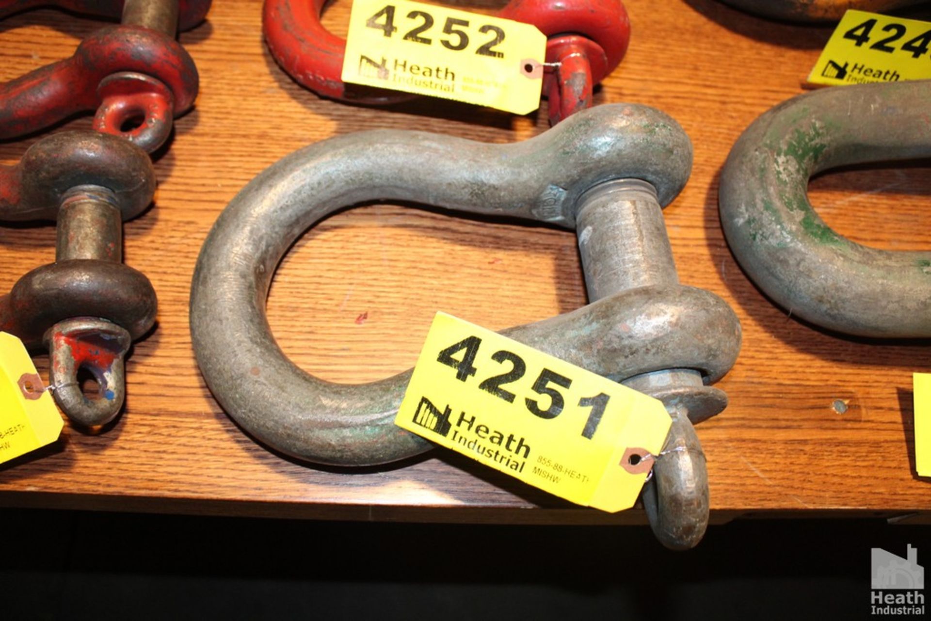 LARGE SHACKLE APPROX. 11" X 8"