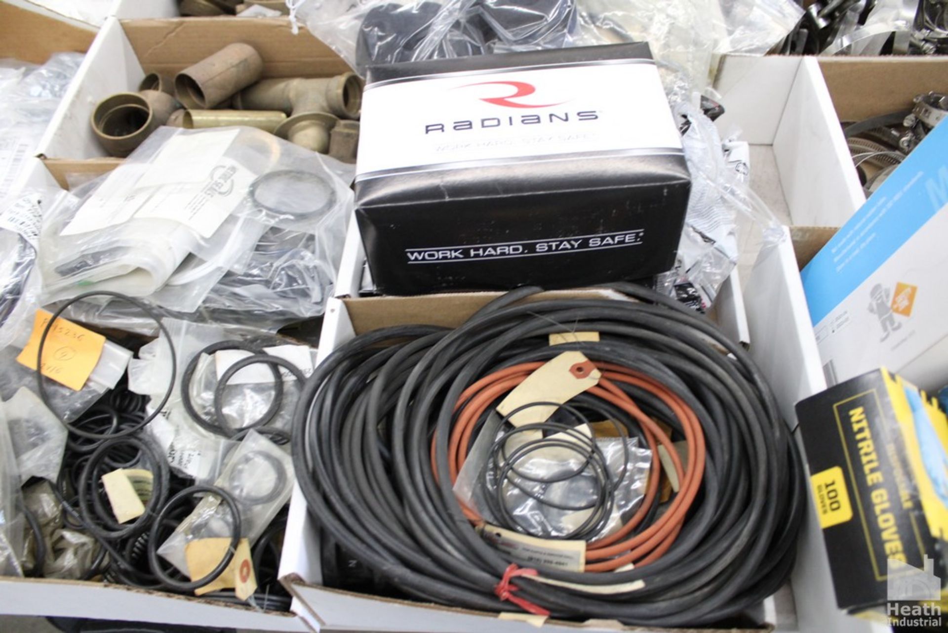 LARGE QUANTITY OF O-RINGS AND SAFETY GLASSES IN FOUR BOXES - Image 3 of 3