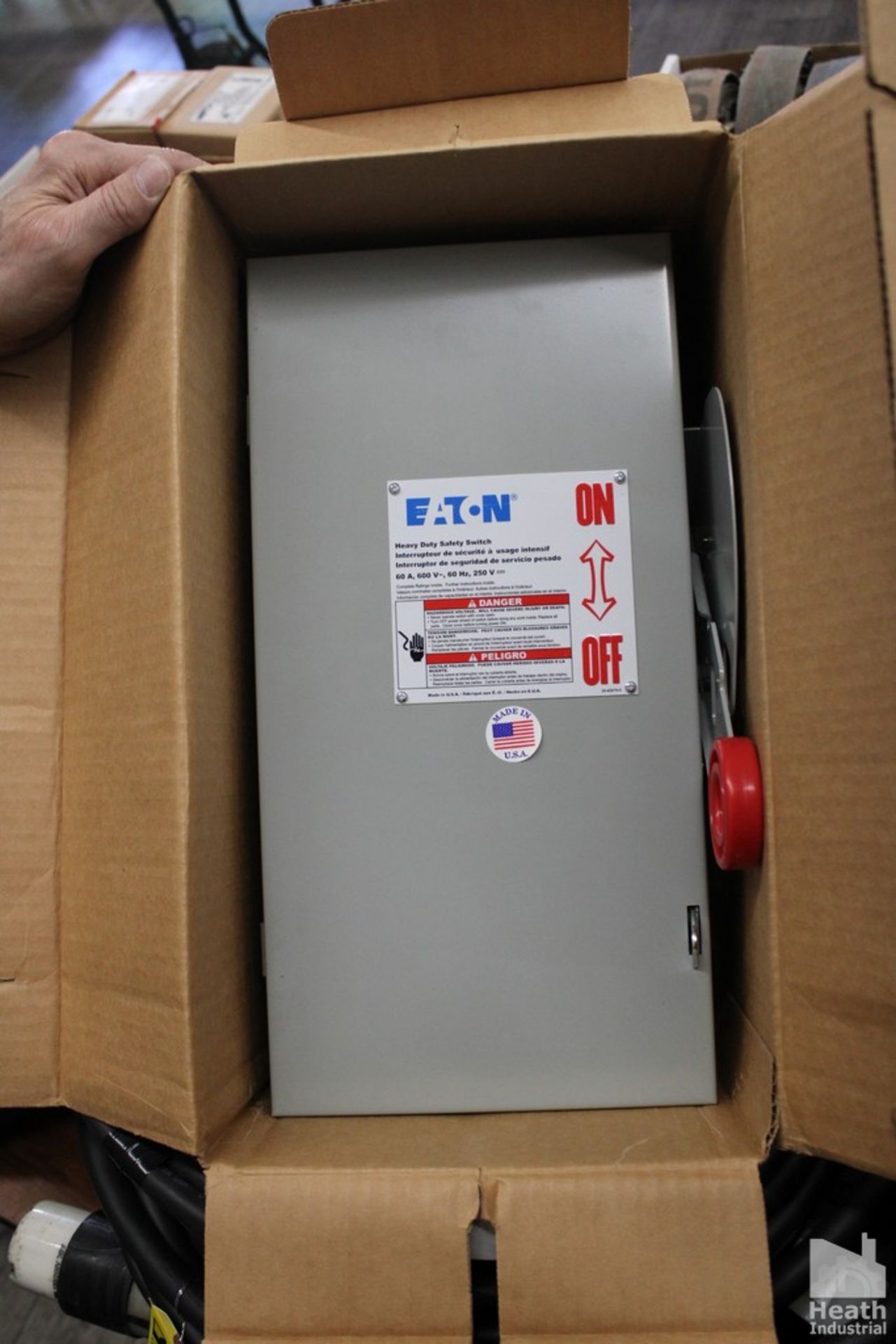 EATON 60AMP HEAVY DUTY SAFETY SWITCH, MODEL DH362FGK, NEW IN BOX - Image 2 of 3