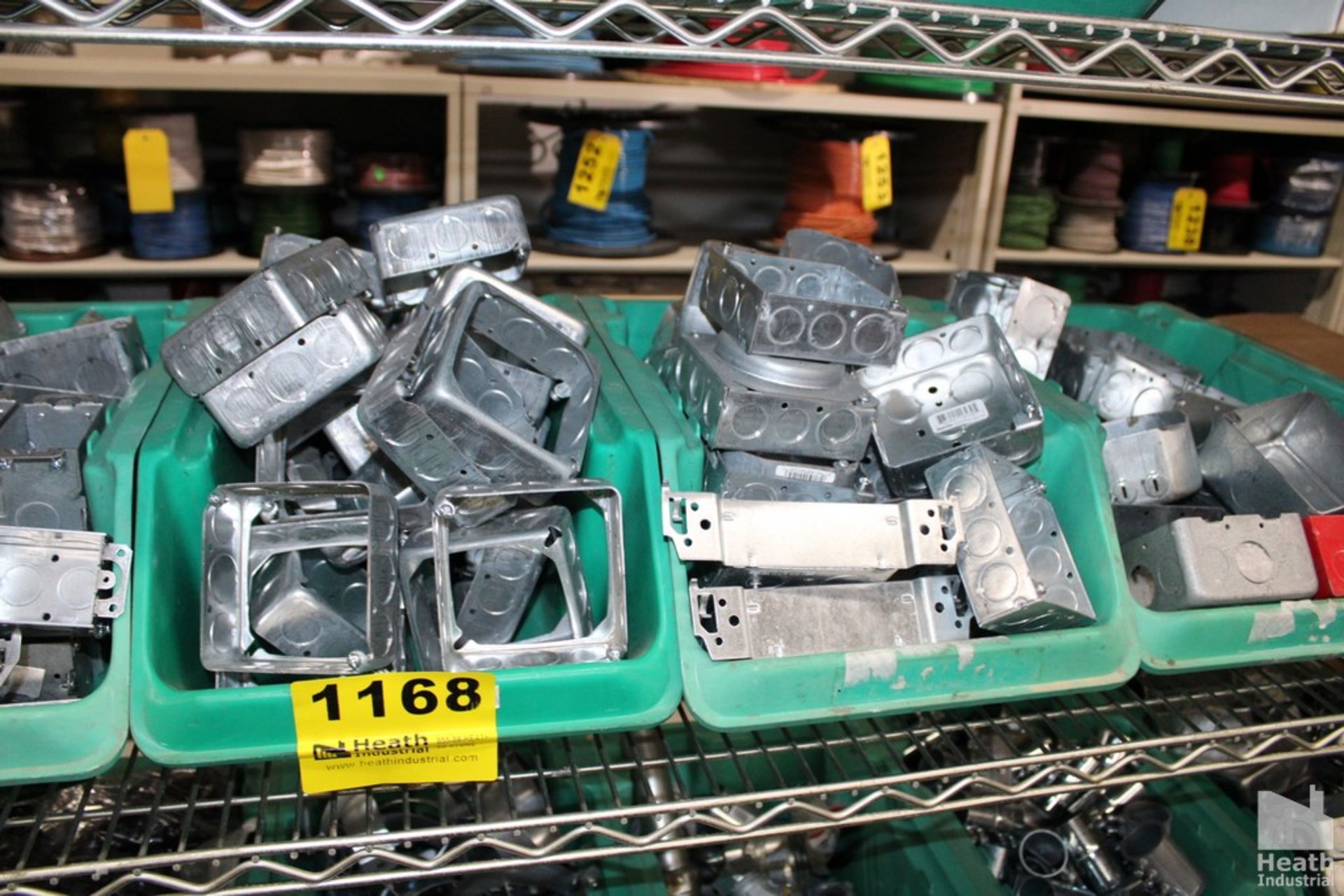 LARGE QUANTITY OF CONDUIT CONNECTORS AND ELECTRICAL BOXES ON SHELF, NO BINS - Image 3 of 4