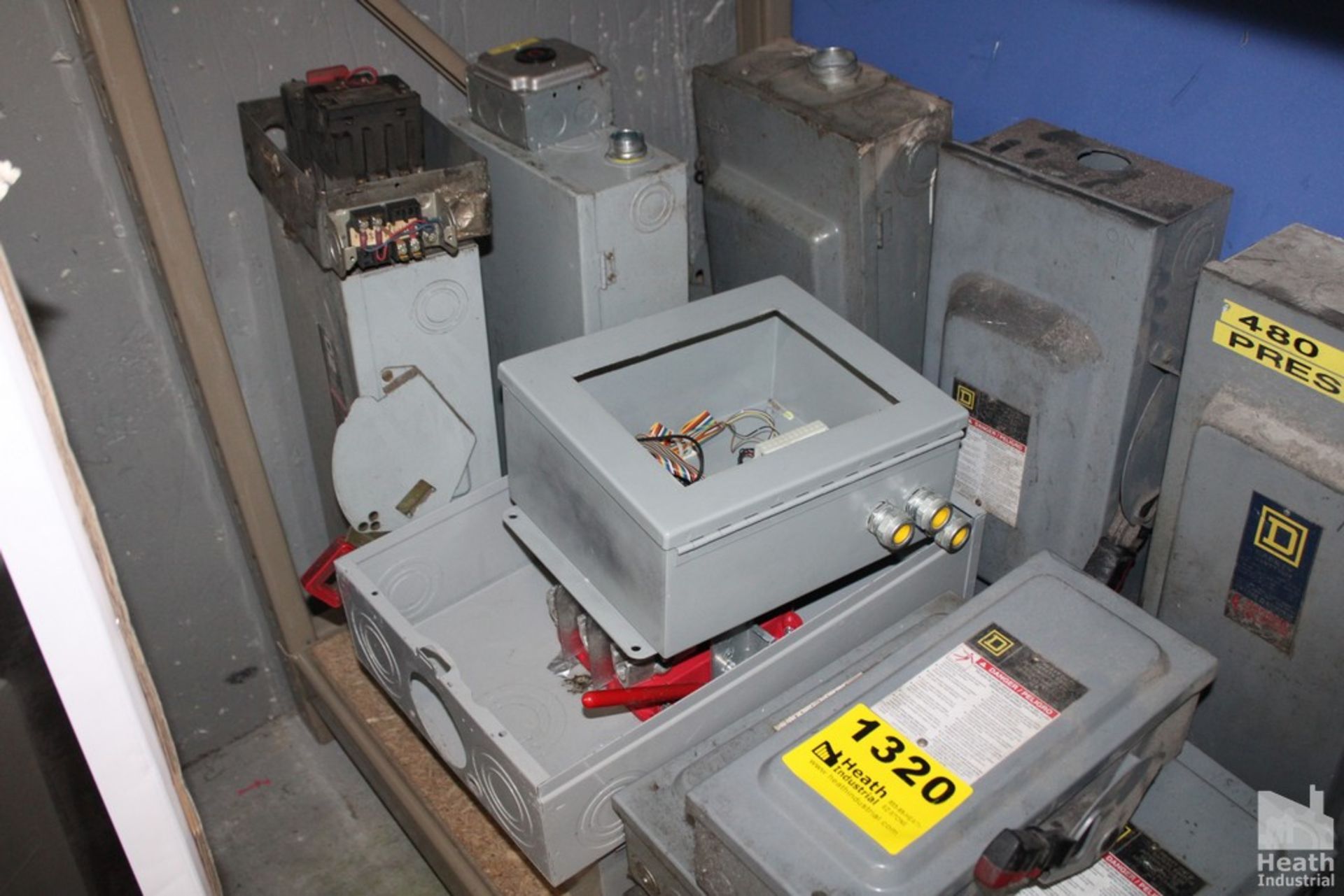 LARGE QUANTITY OF ELECTRIC CIRCUIT BOXES, SAFETY SWITCHES, ETC. - Image 3 of 3