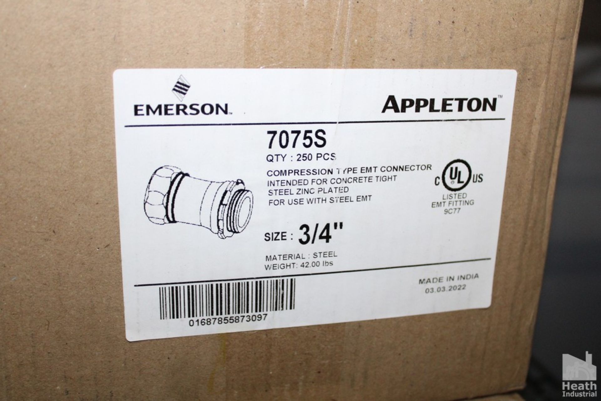 COMPRESSION COUPLINGS, 1/2" AND 3/4" IN TWO BOXES - Image 2 of 2