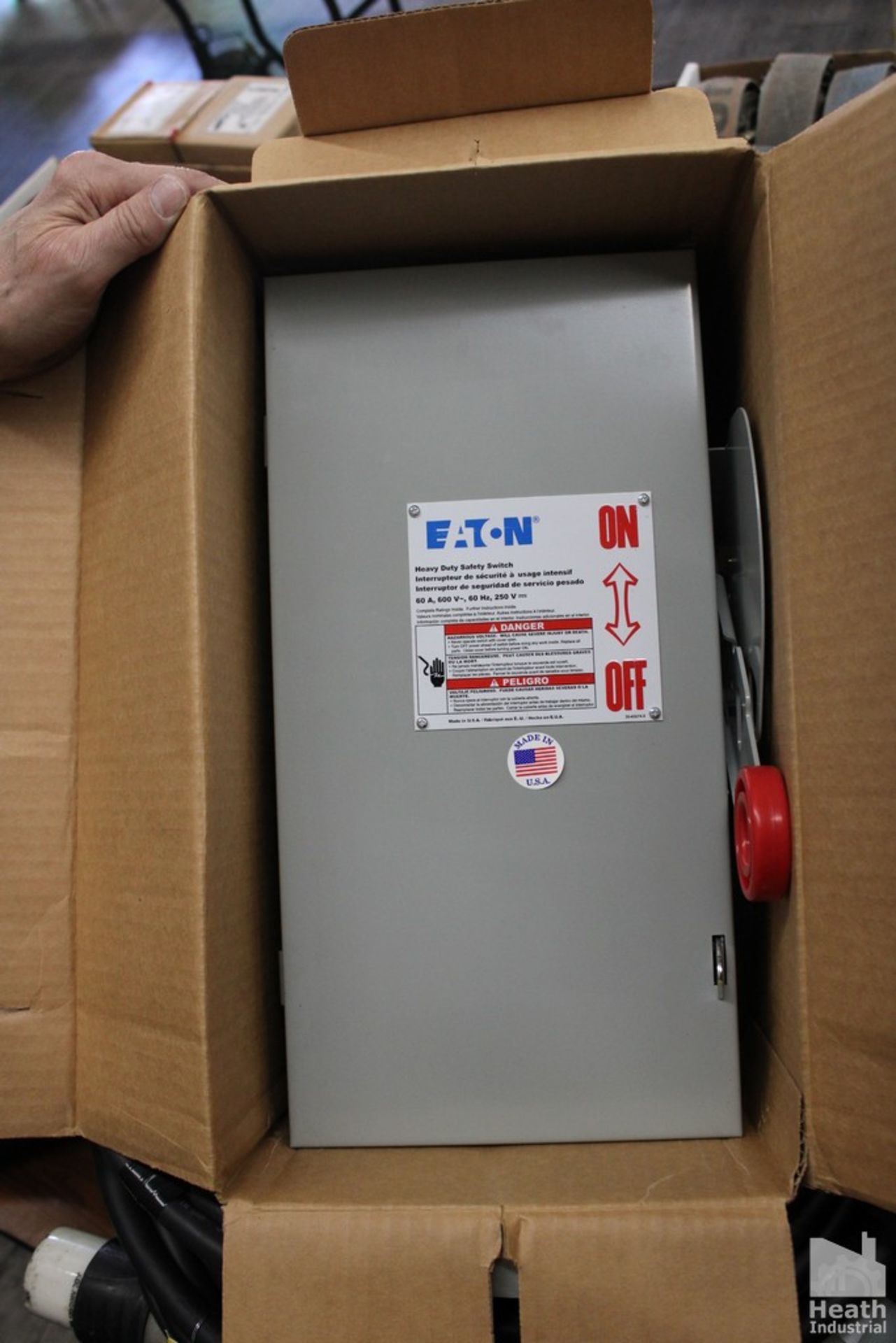EATON 60AMP HEAVY DUTY SAFETY SWITCH, MODEL DH362FGK, NEW IN BOX - Image 2 of 3