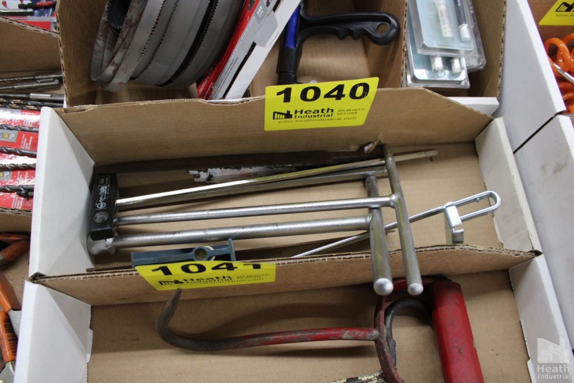 T-WRENCHES AND SQUARE IN BOX