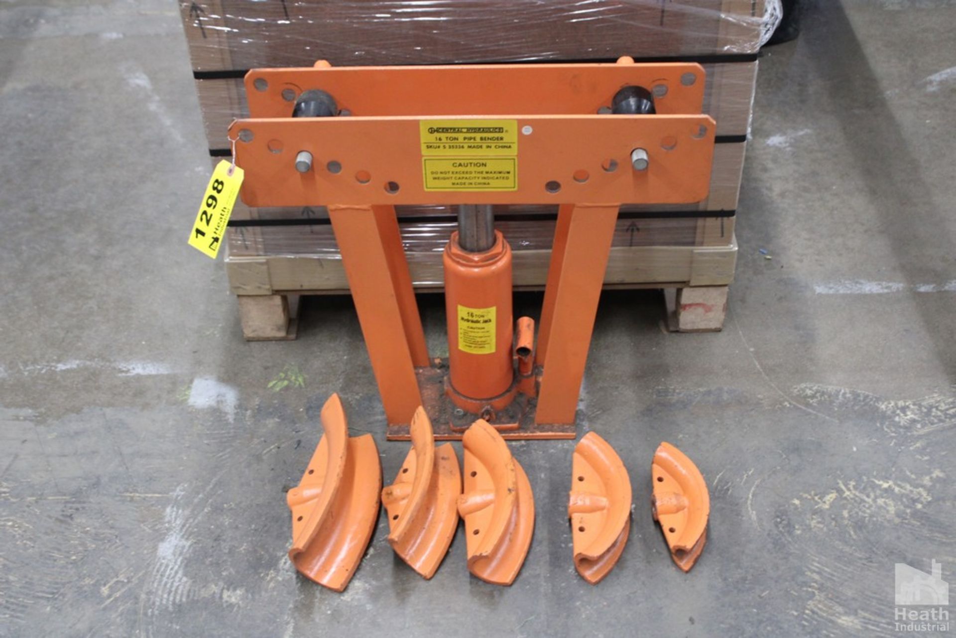 CENTRAL HYDRAULICS 16-TON PIPE BENDER