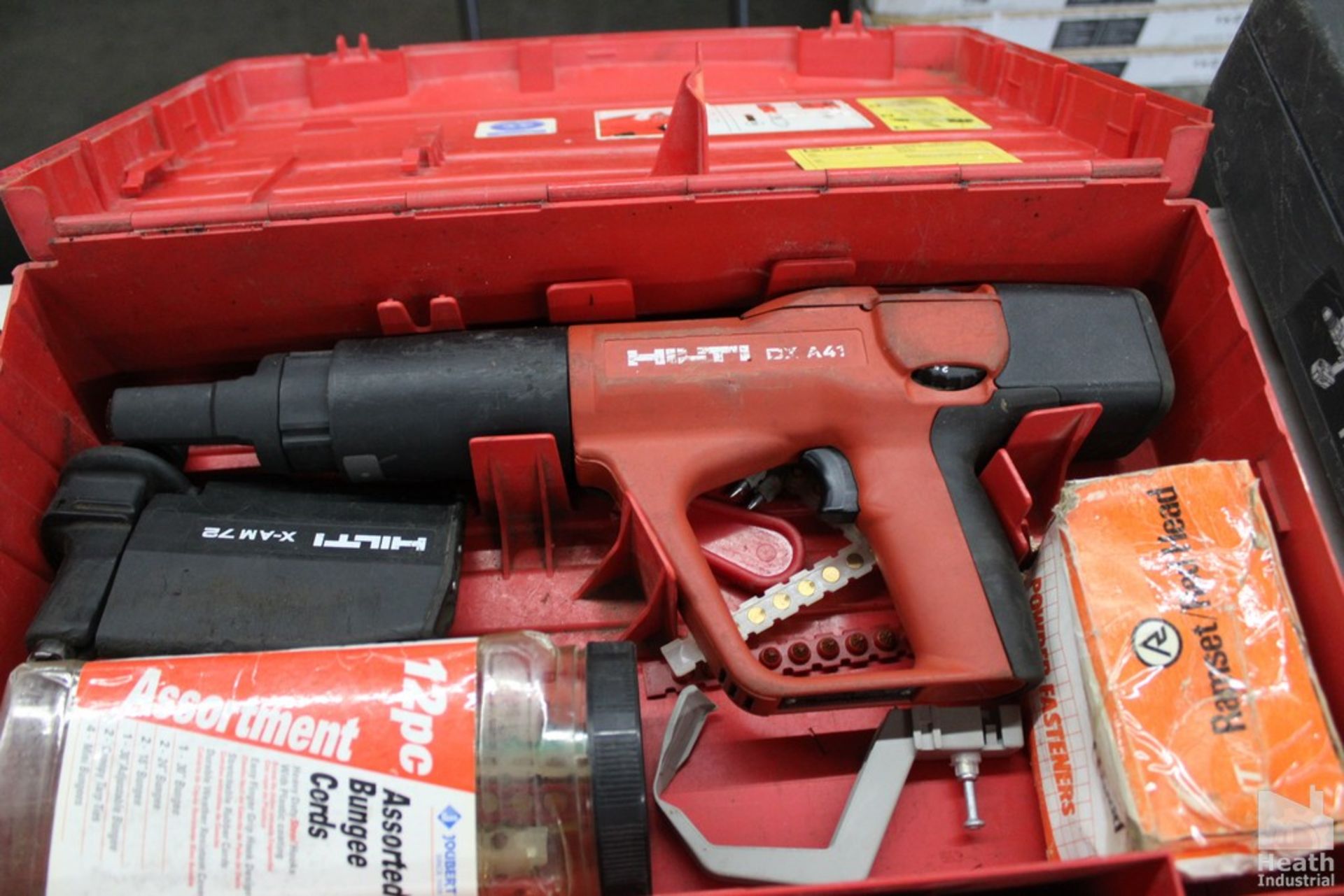 HILTI MODEL DX A41 POWDER ACTUATED NAIL DRIVER WITH CASE AND ACCESSORIES - Image 2 of 3