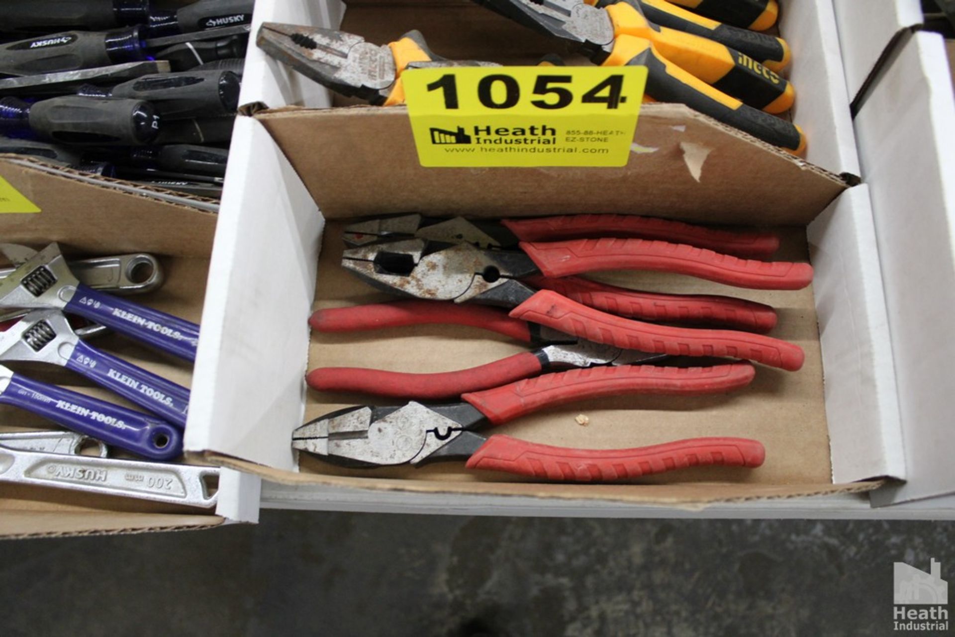 (4) LARGE WIRE PLIERS IN BOX