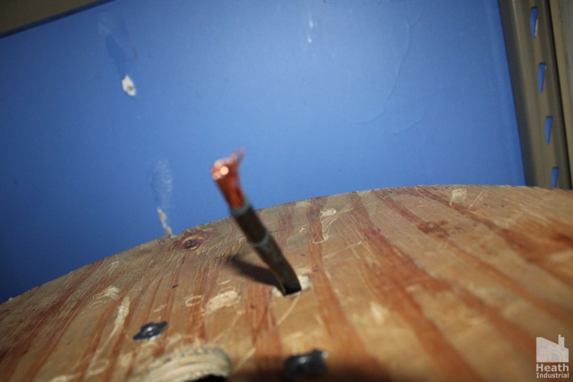 SPOOL OF THICK COPPER WIRE - Image 3 of 4