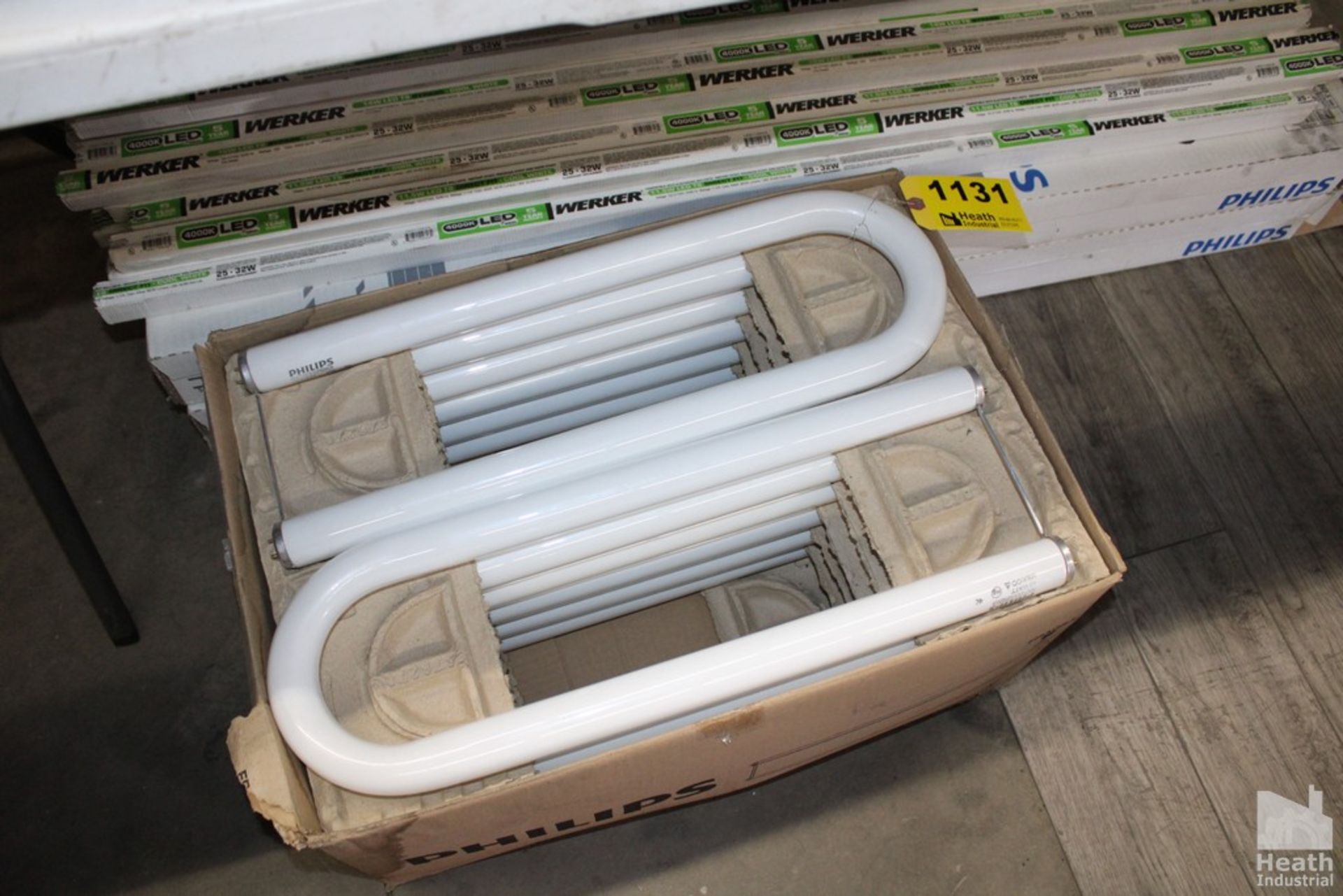 LARGE QUANTITY OF U-BENT, LED AND FLOURESCENT LIGHT BULBS - Image 2 of 3