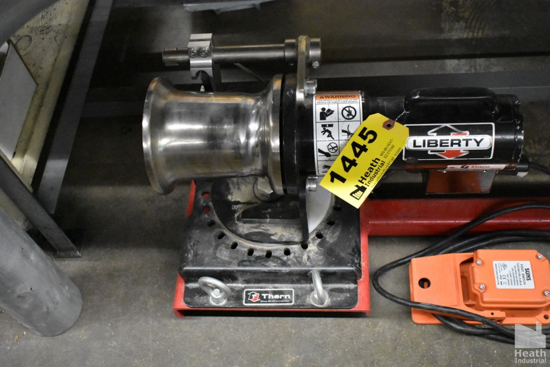 PORTABLE LIBERTY CAPSTAN POWER WINCH - 1000 LB CAPACITY - THERN - Image 2 of 2