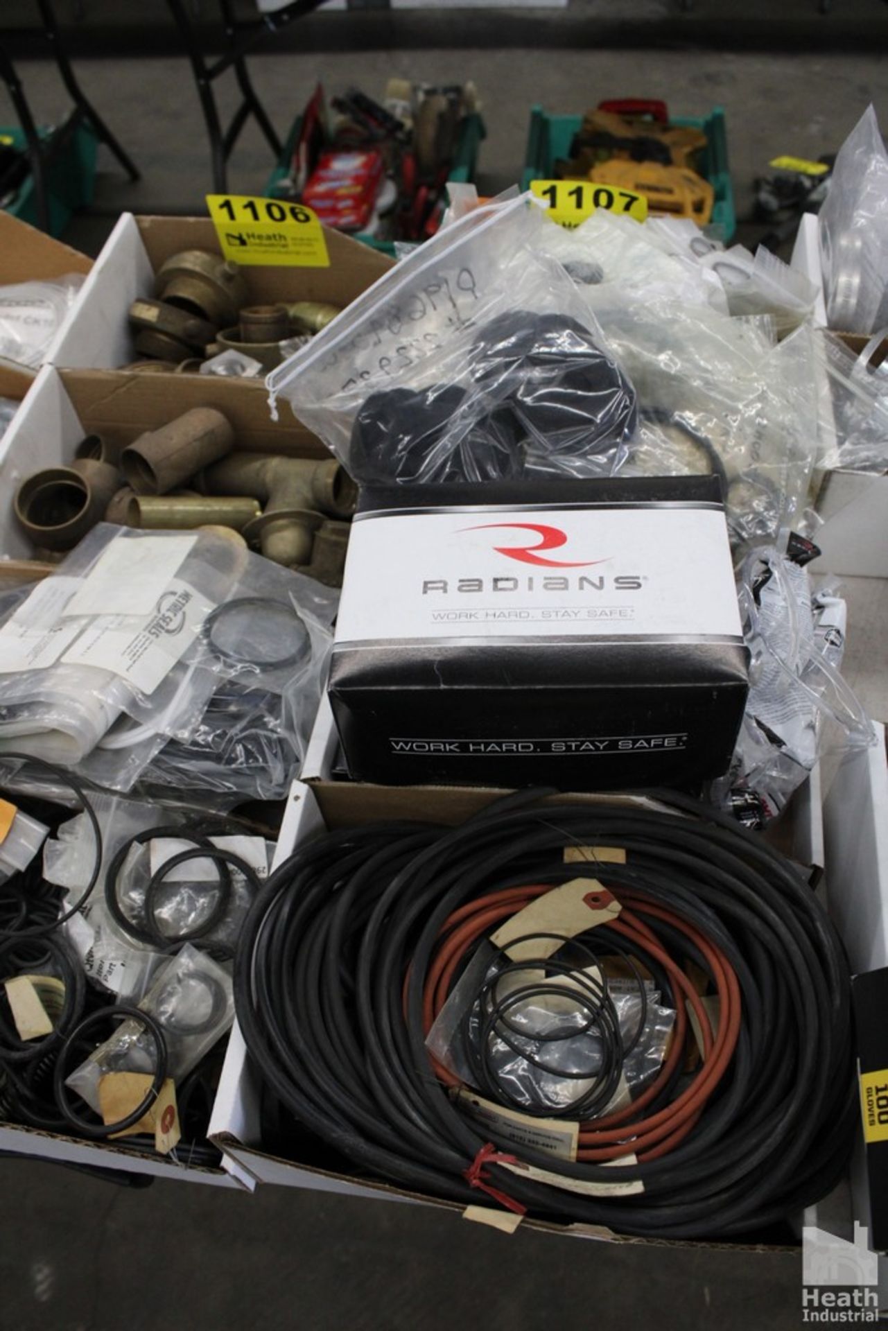 LARGE QUANTITY OF O-RINGS AND SAFETY GLASSES IN FOUR BOXES