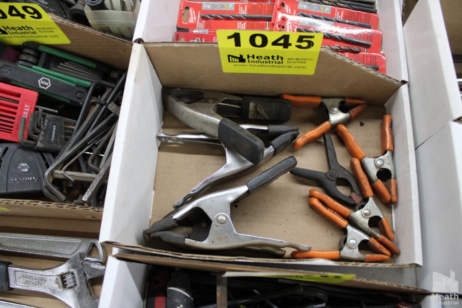 ASSORTED SPRING CLAMPS IN BOX