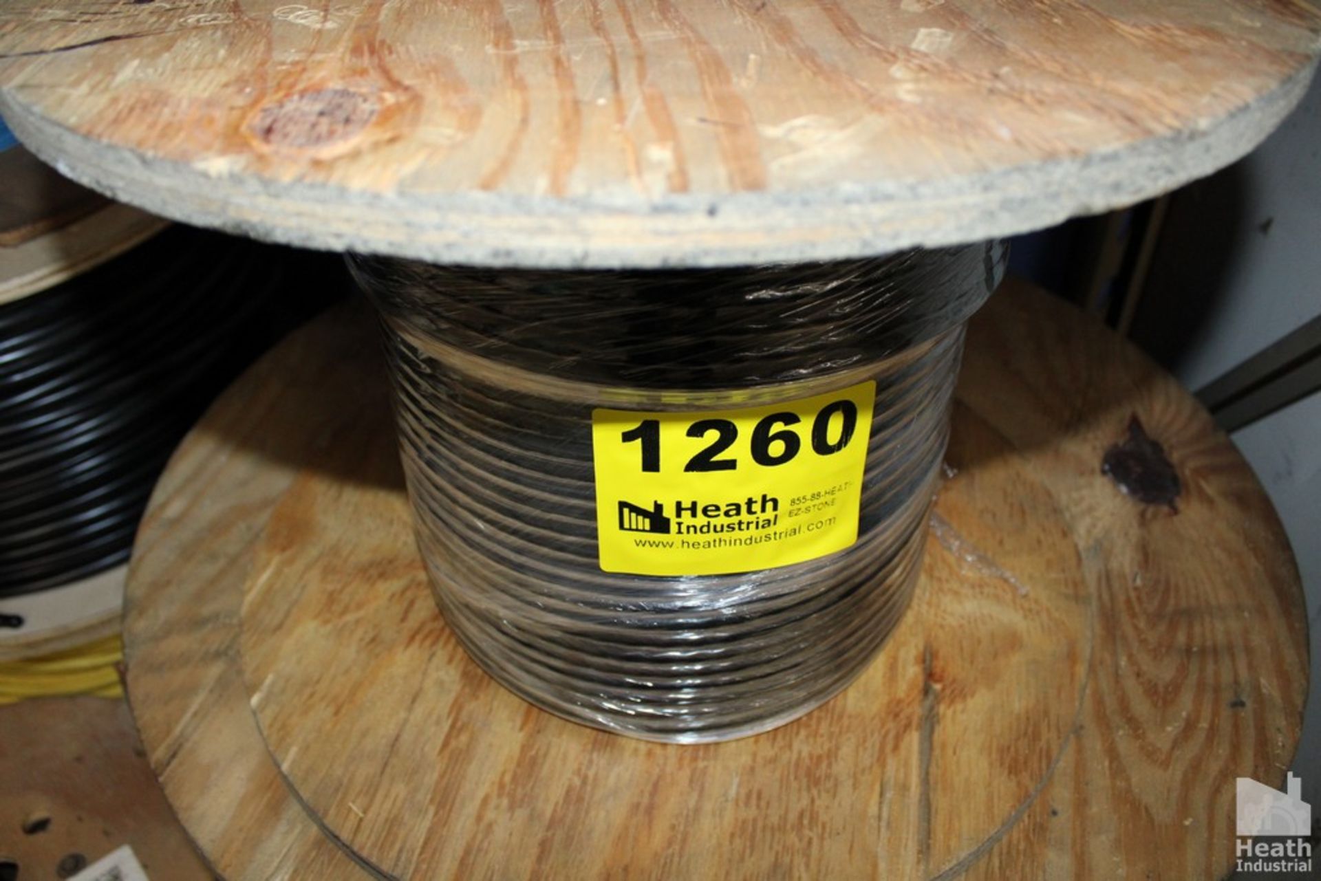 SPOOL OF THICK COPPER WIRE - Image 2 of 4