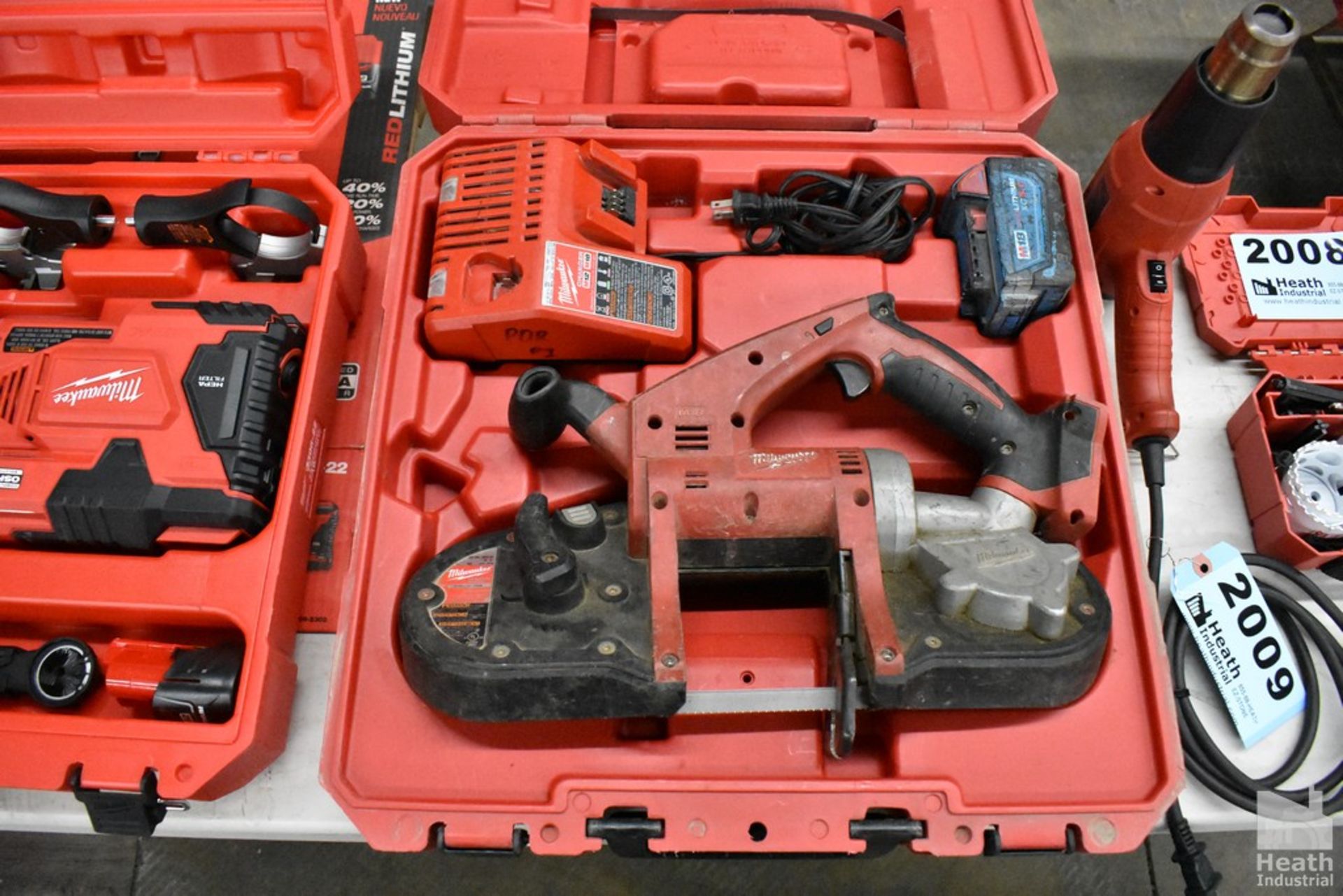 MILWAUKEE M18 BAND SAW, MODEL 2629-20, WITH CHARGER AND BATTERY, IN CASE - Image 2 of 2