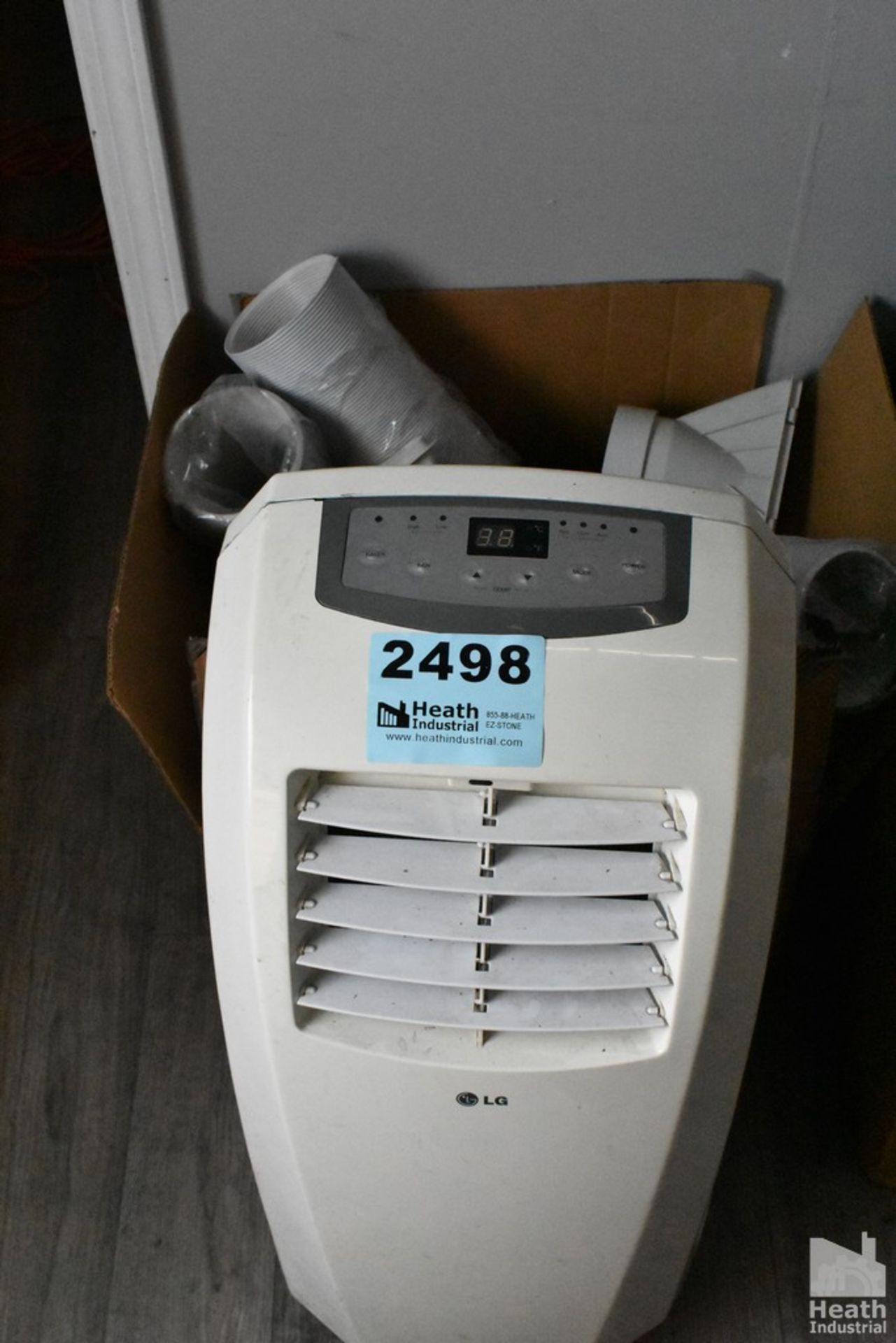 LG AIR CONDITIONING UNIT, WITH HOSES