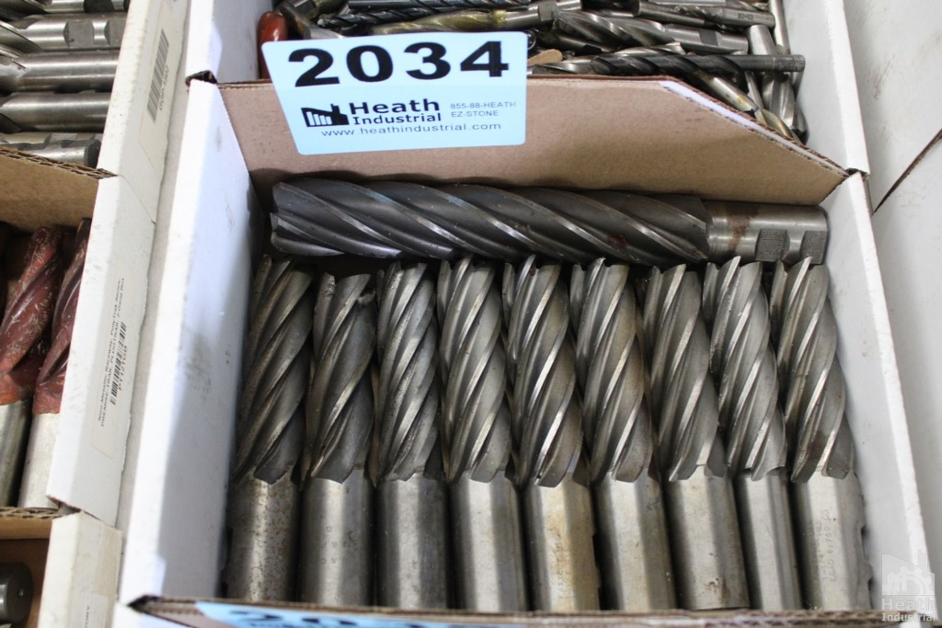 LARGE QUANTITY OF SINGLE END MILLS IN BOX