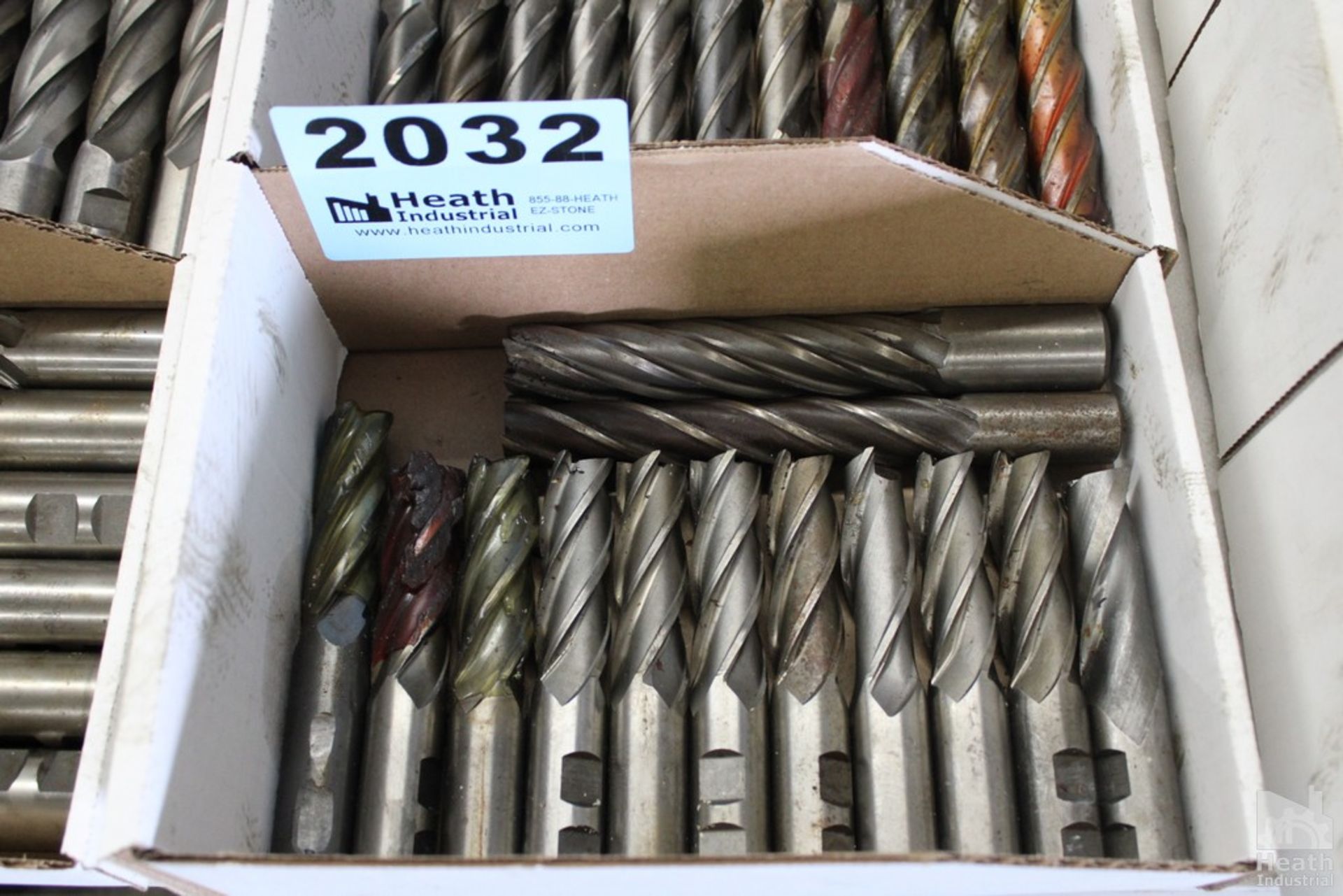 LARGE QUANTITY OF SINGLE END MILLS IN BOX