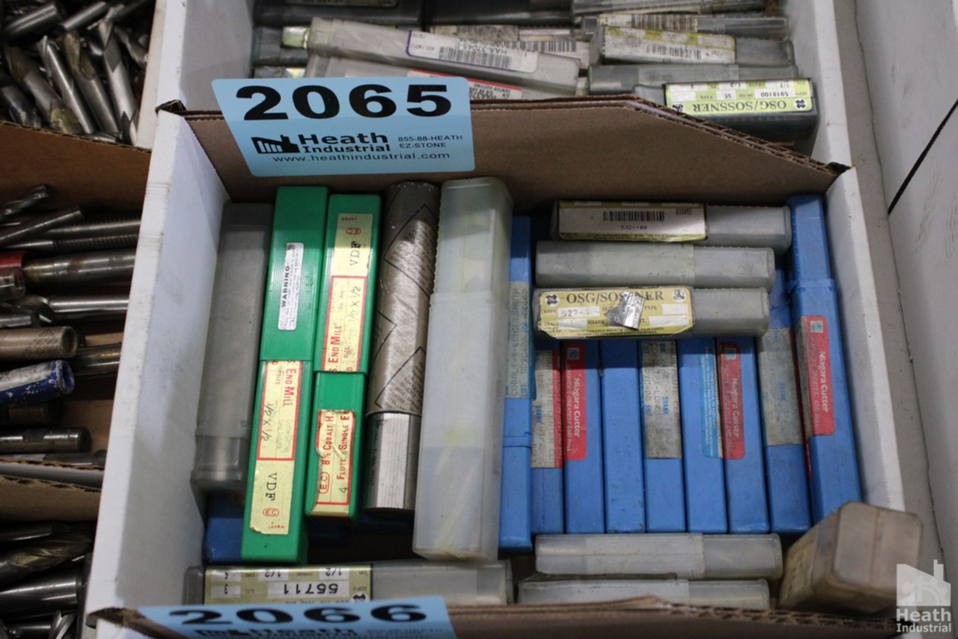 LARGE QUANTITY OF SINGLE END MILLS IN BOX, IN PACKAGING