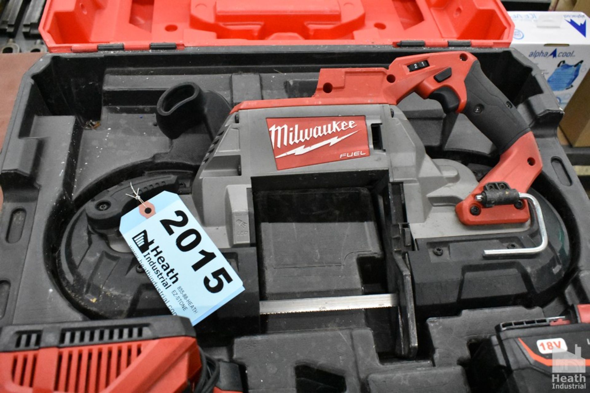 MILWAUKEE M18 BAND SAW, MODEL 2629-20, WITH CHARGER AND BATTERY, IN CASE - Image 2 of 2