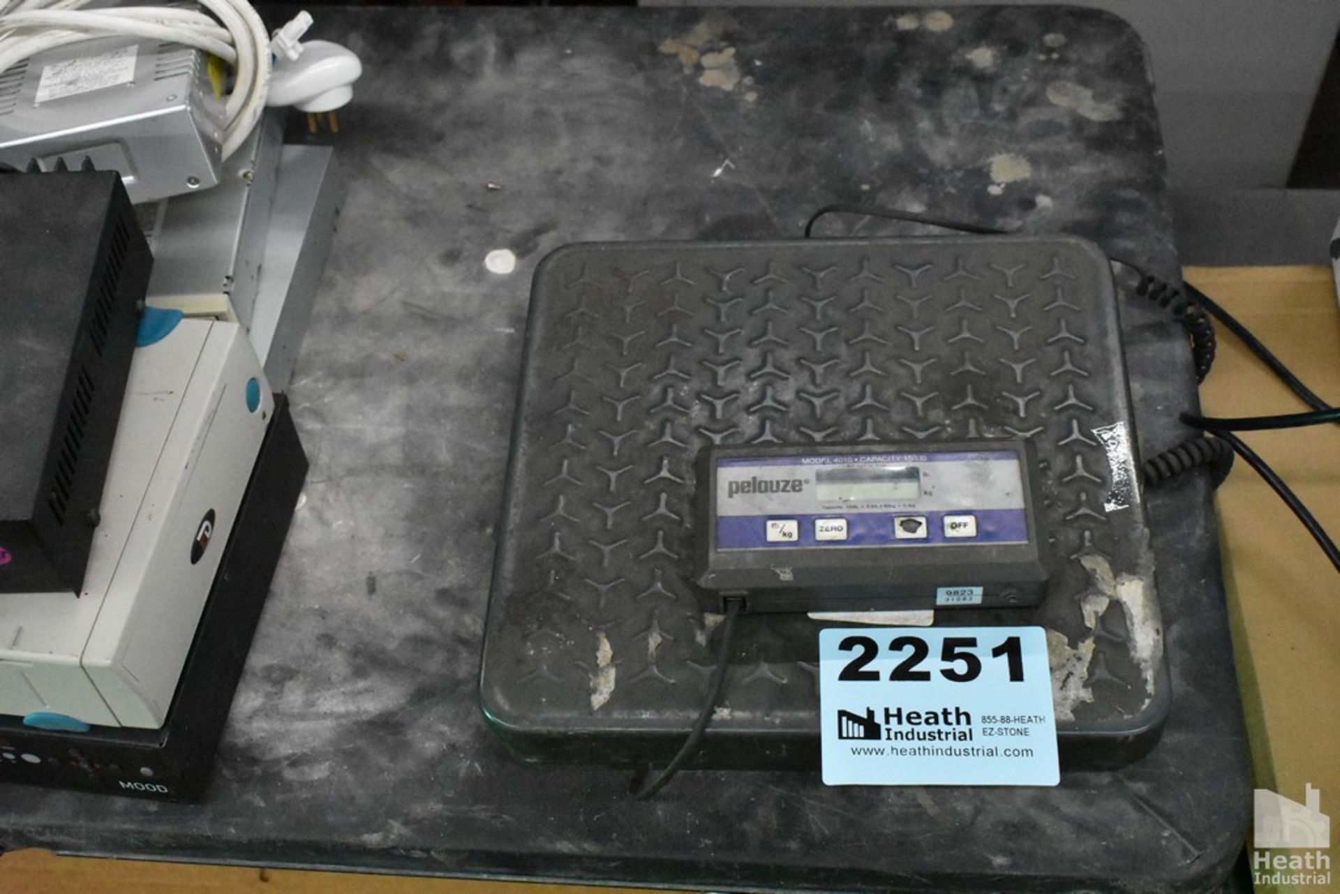 PELOUZE DESKTOP SCALE, 12" X 12", WITH DIGITAL MODEL 4010, CAP. 150LB.