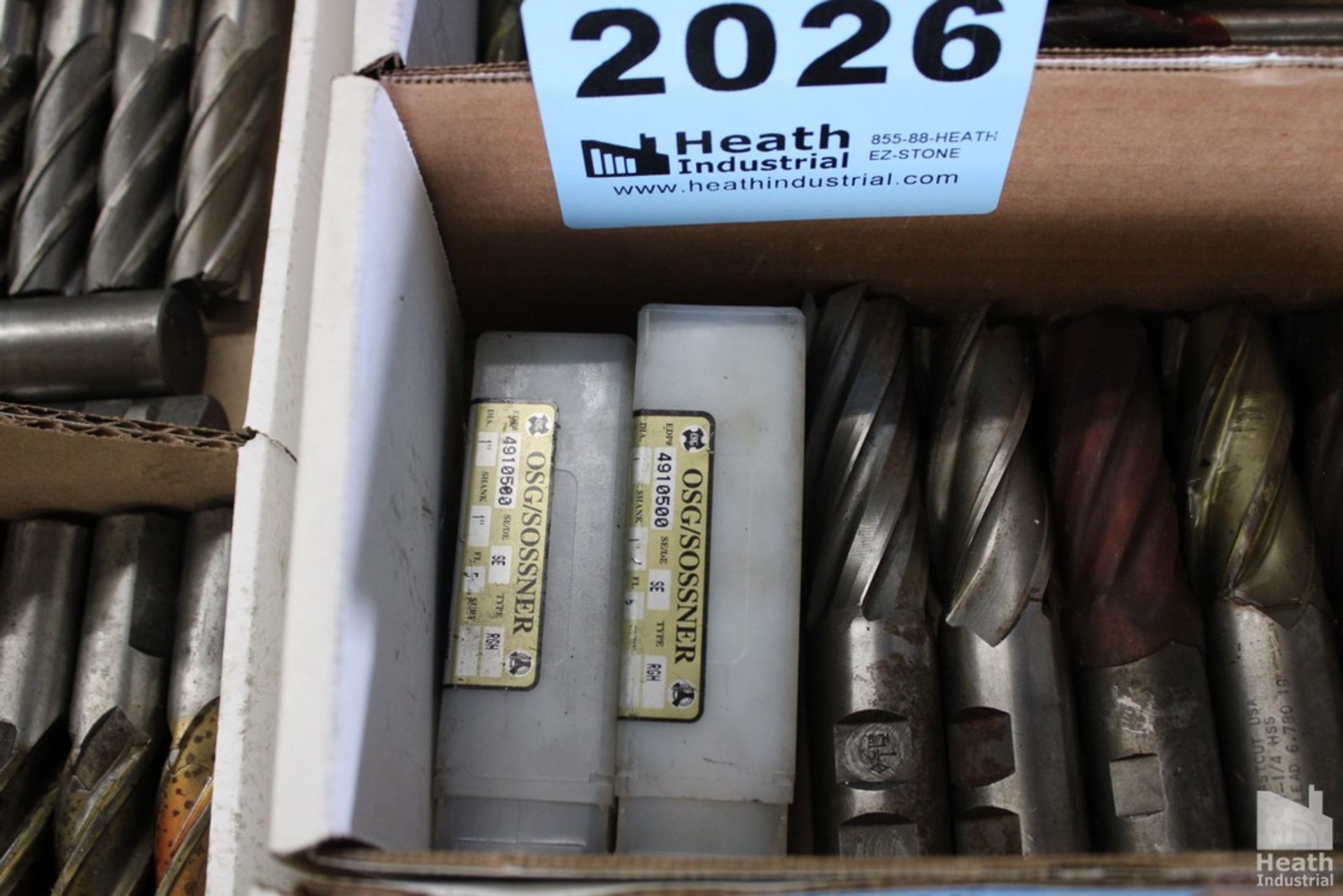 LARGE QUANTITY OF SINGLE END MILLS IN BOX - Image 2 of 2