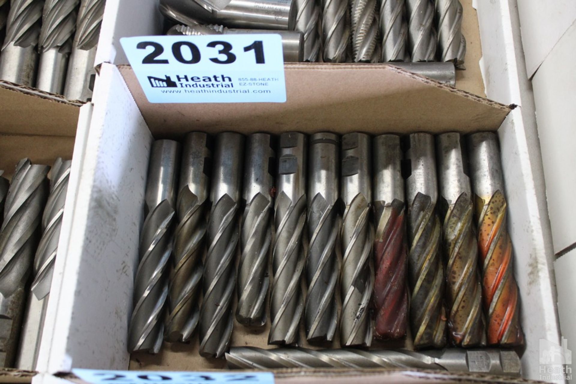 LARGE QUANTITY OF SINGLE END MILLS IN BOX